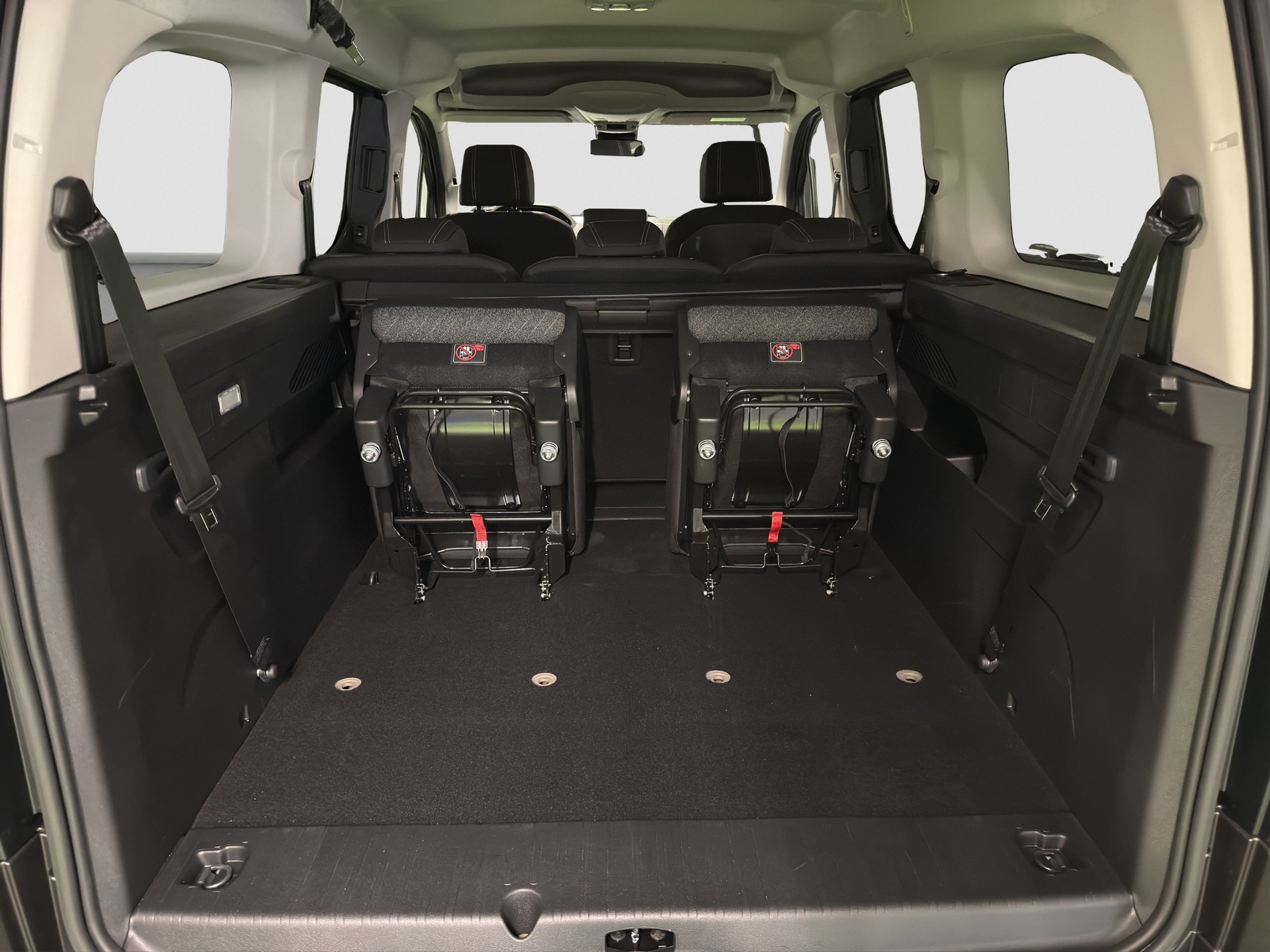 PEUGEOT Rifter Long 1.5 BlueHDi 130 Family Edition-image-15