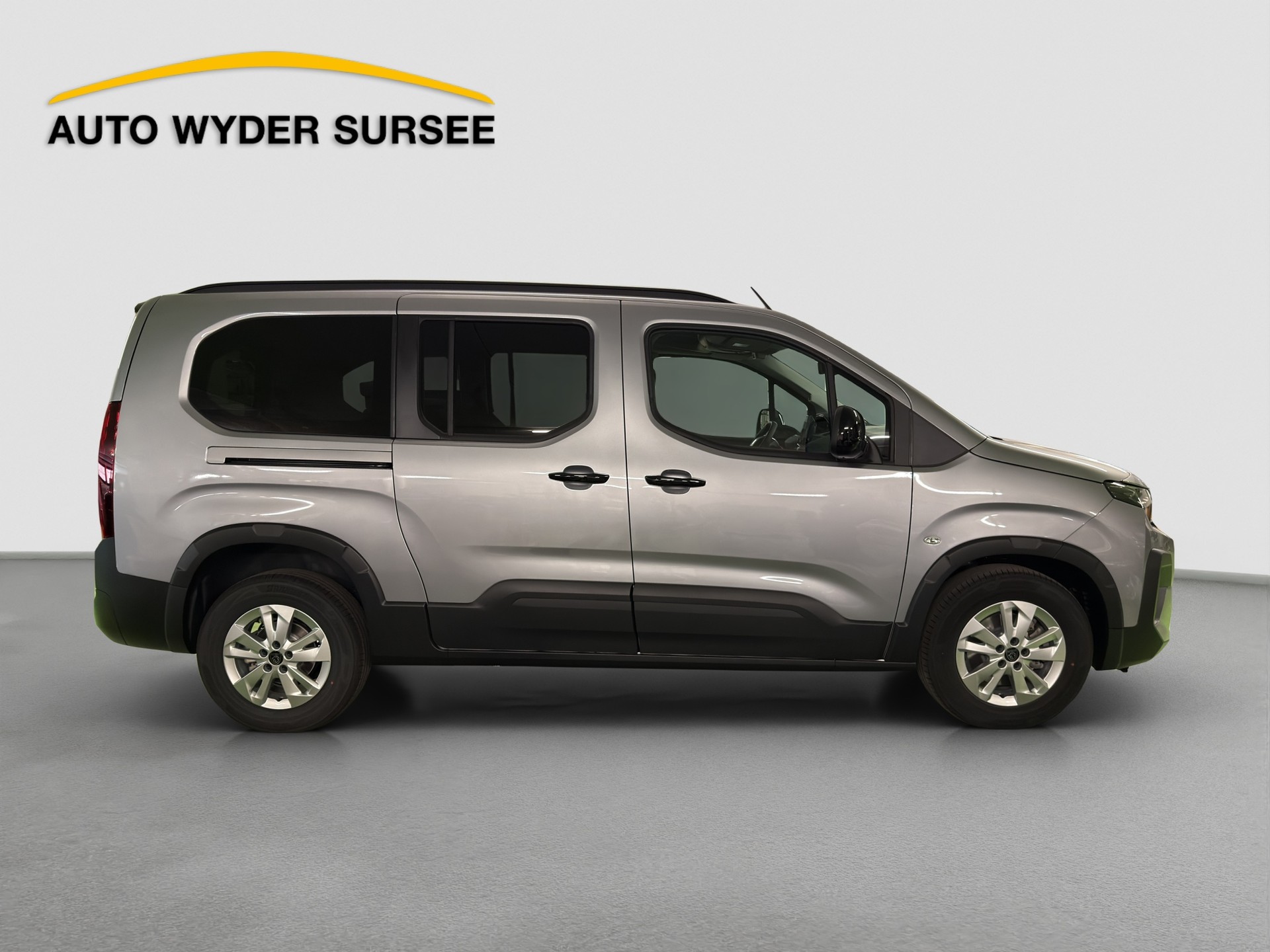 PEUGEOT Rifter Long 1.5 BlueHDi 130 Family Edition-image-6