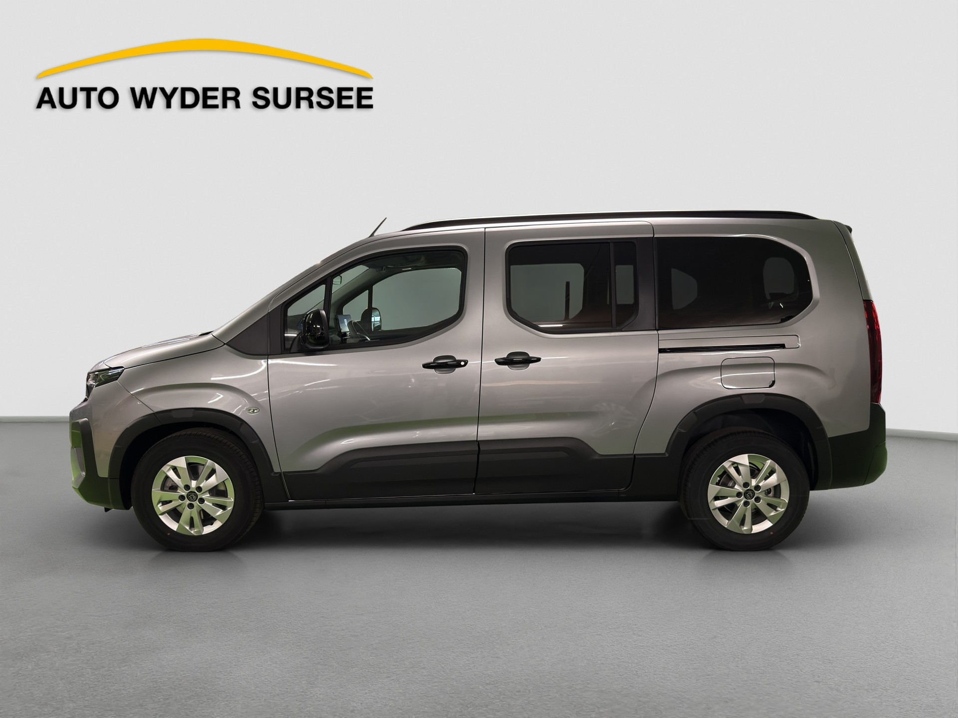 PEUGEOT Rifter Long 1.5 BlueHDi 130 Family Edition-image-2