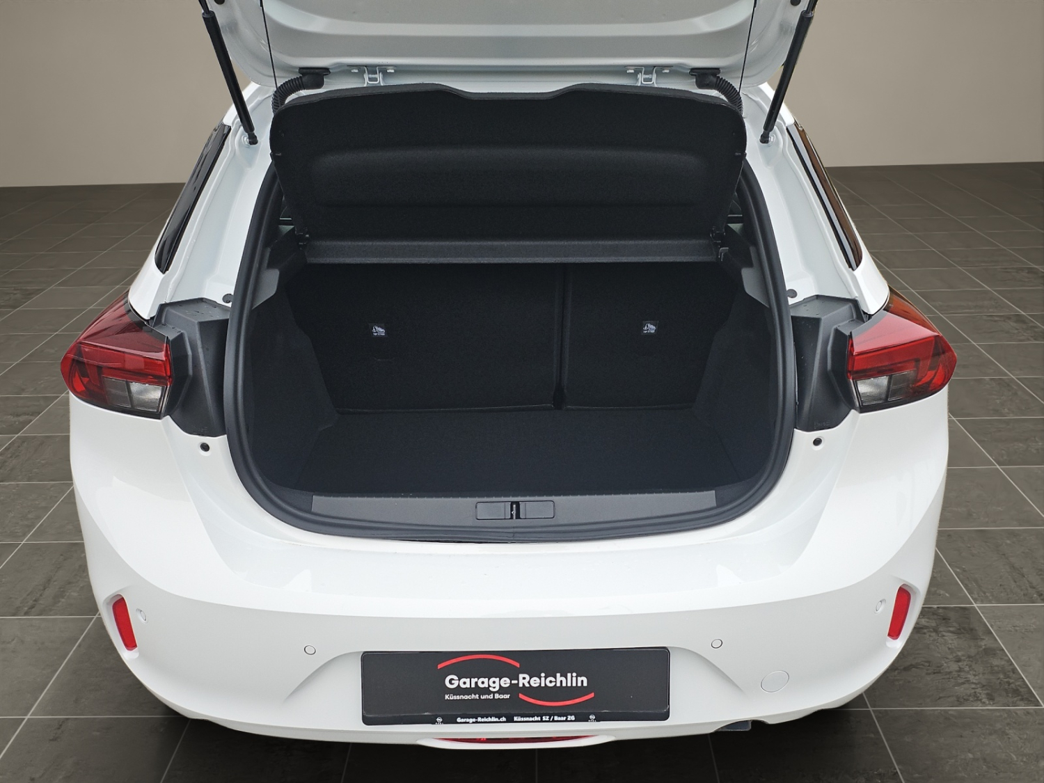 OPEL Corsa 1.2 T MHEV GS Edition white-image-16