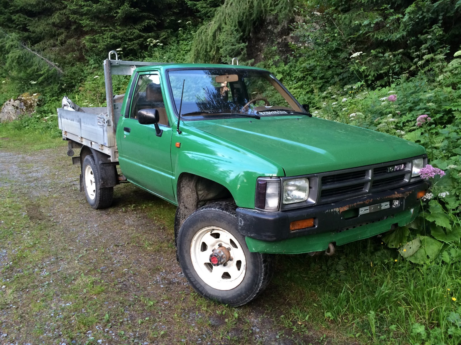 TOYOTA Toyota Hilux 4WD-image-2