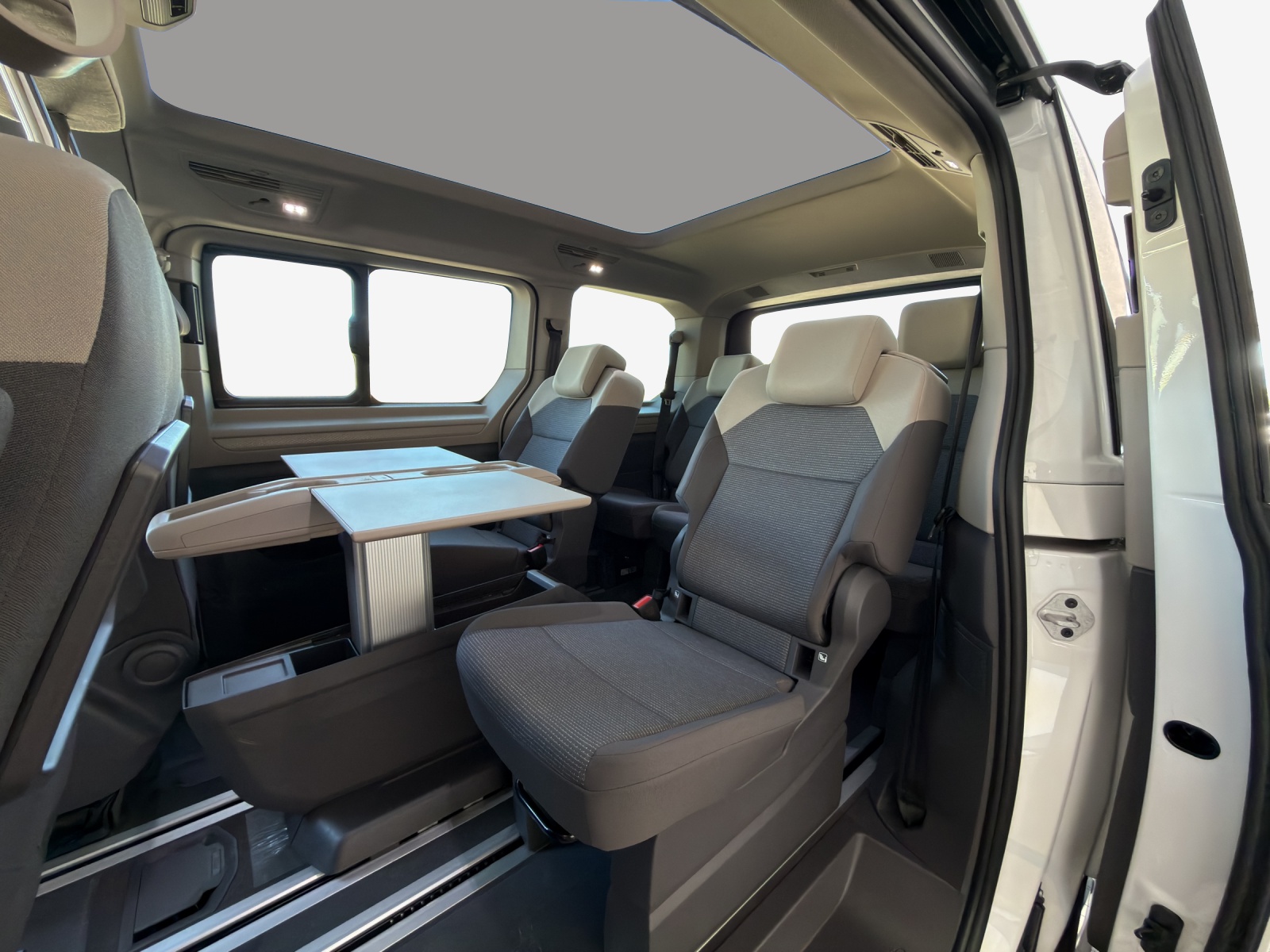 VW Multivan 2.0 TDI Liberty DSG-image-11