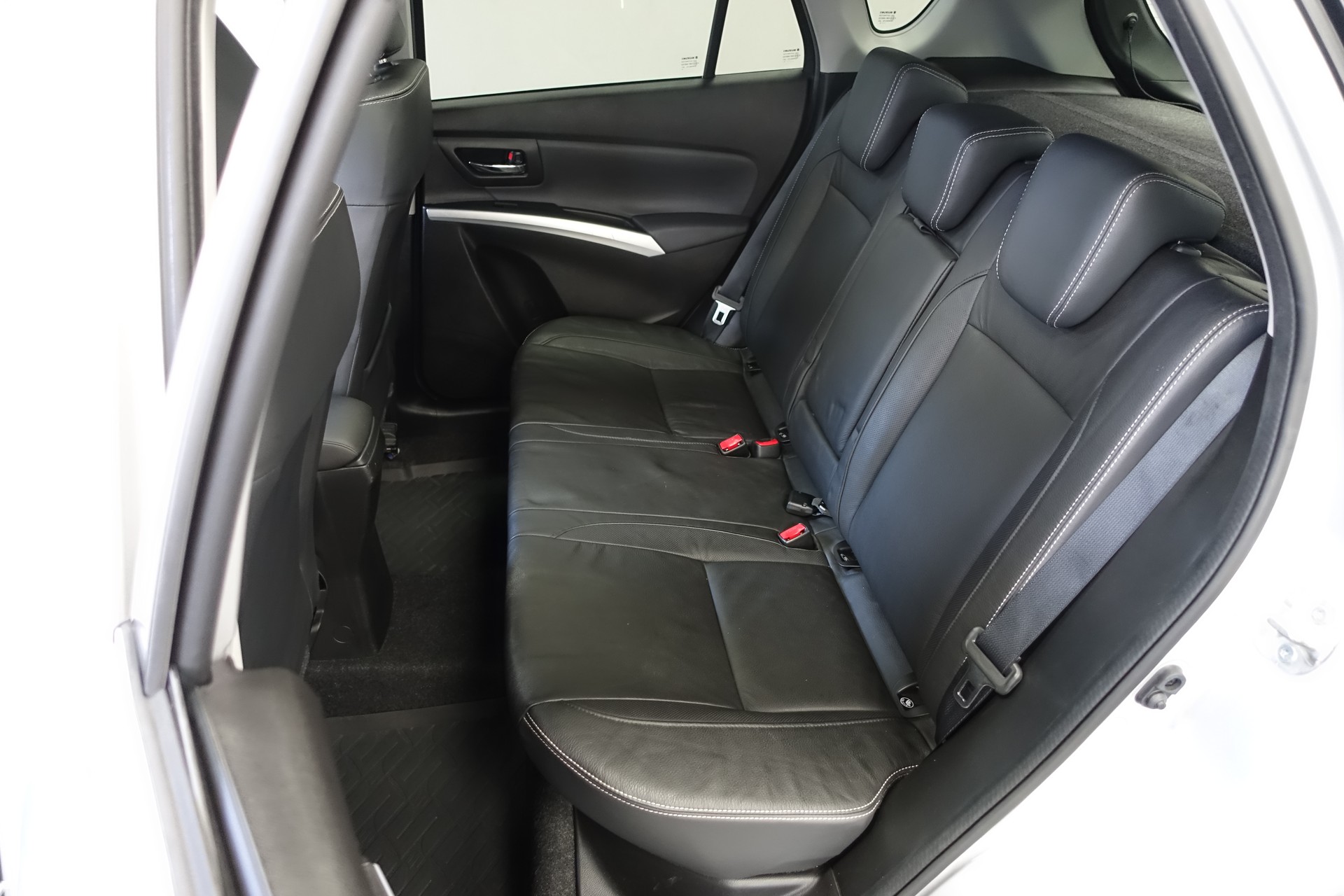 SUZUKI SX4 S-Cross 1.4 T Compact Top 4x4-image-14