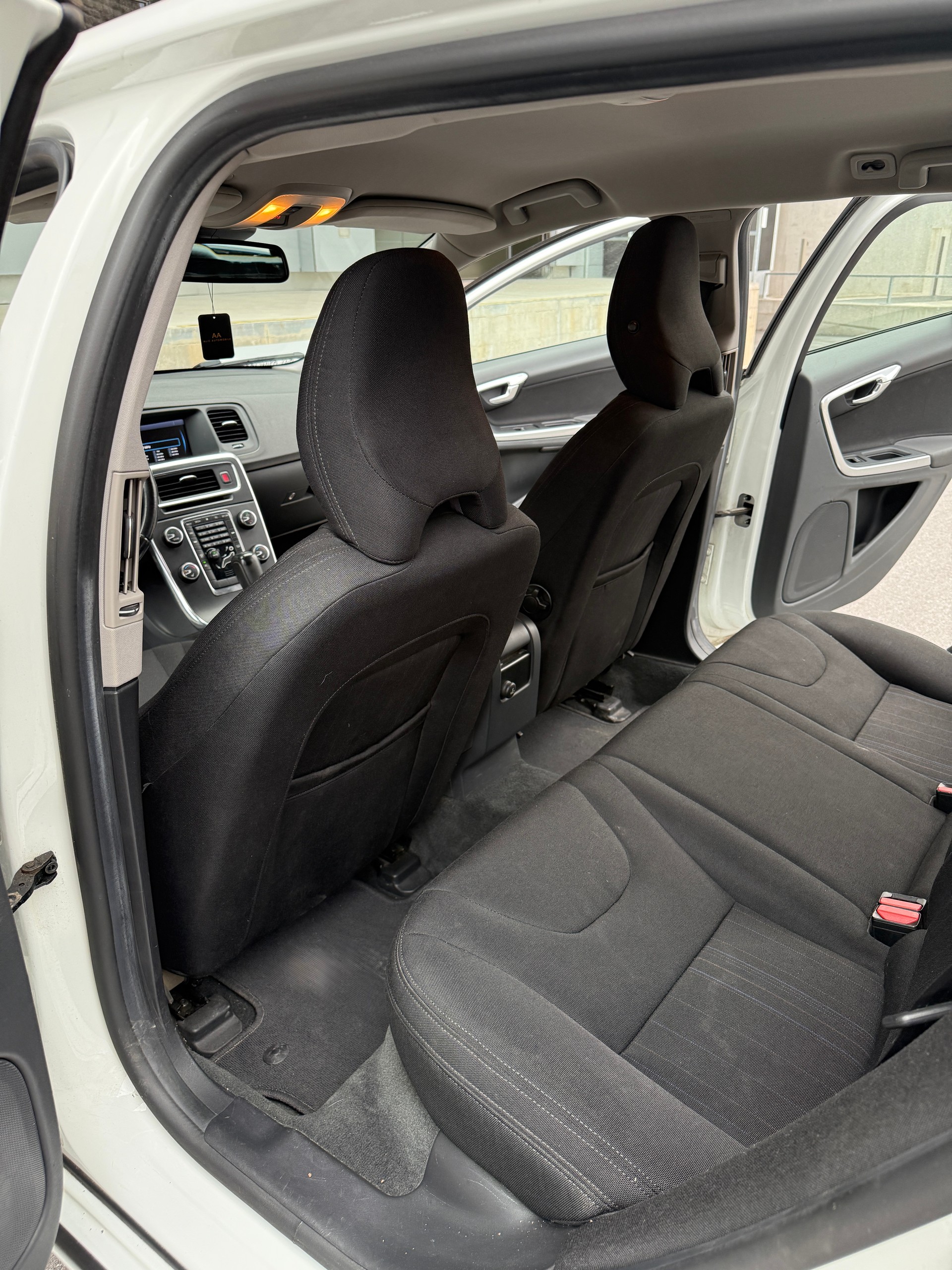 VOLVO V60 D5 AWD Summum Geartronic-image-10