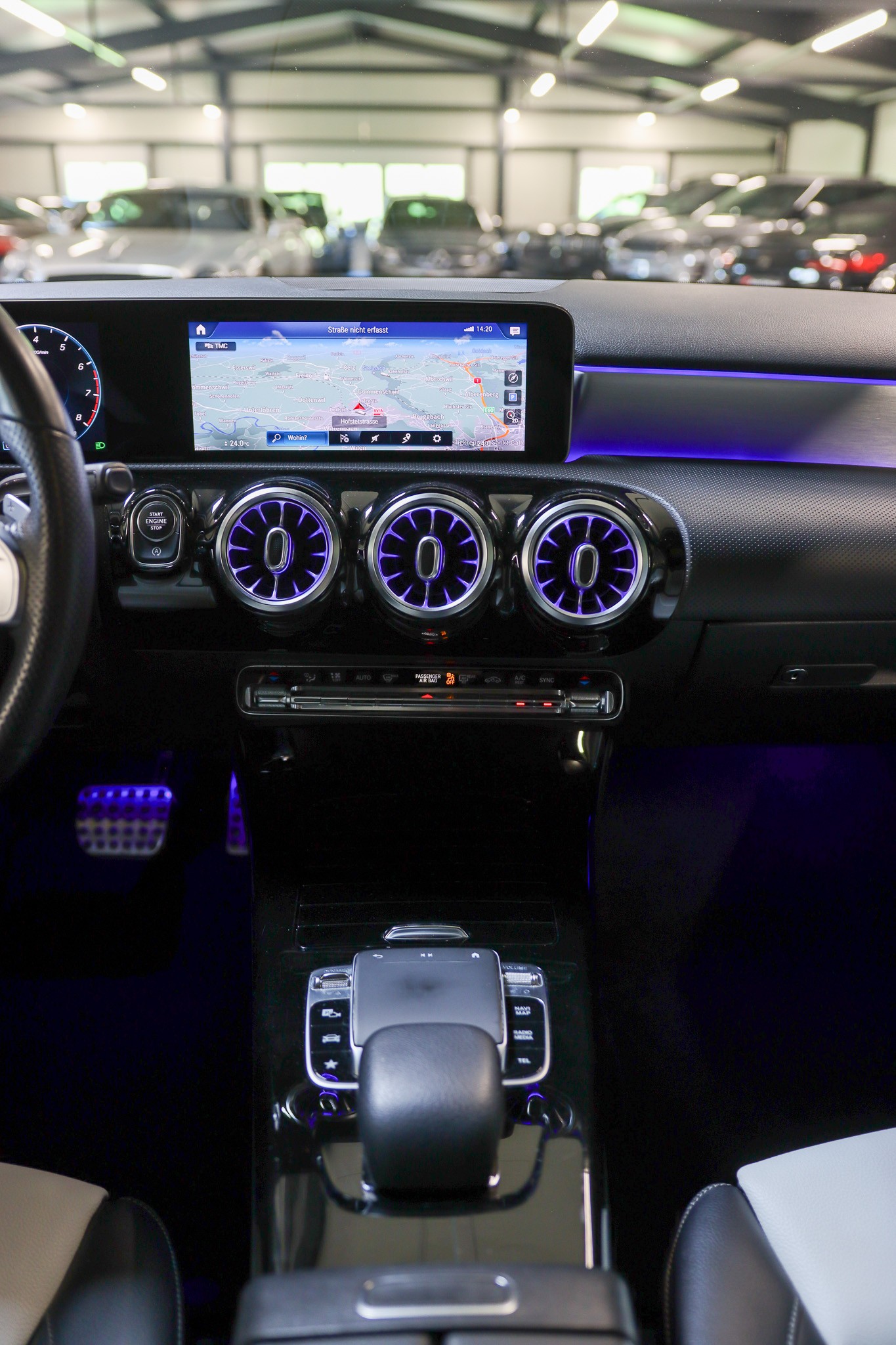 MERCEDES-BENZ A 250 4Matic AMG Line 4Matic 7G-DCT-image-11