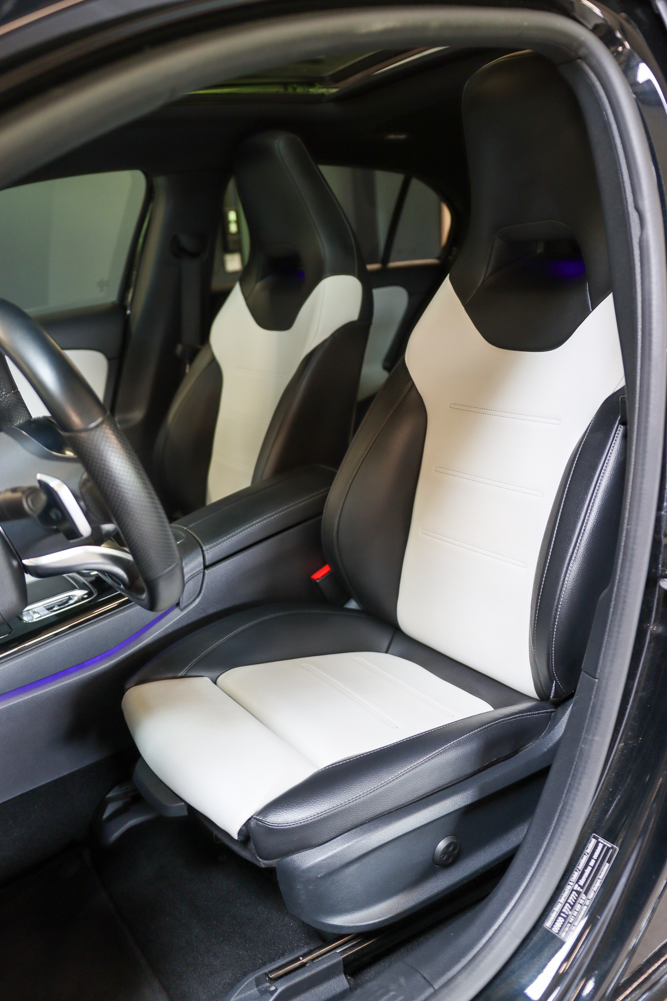 MERCEDES-BENZ A 250 4Matic AMG Line 4Matic 7G-DCT-image-12