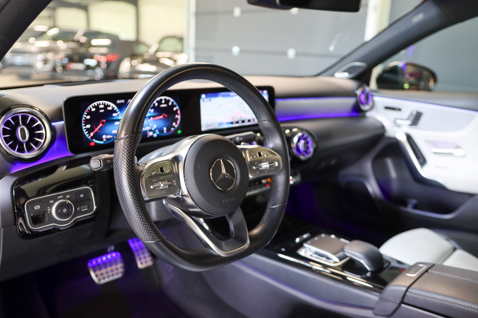 MERCEDES-BENZ A 250 4Matic AMG Line 4Matic 7G-DCT-image-9