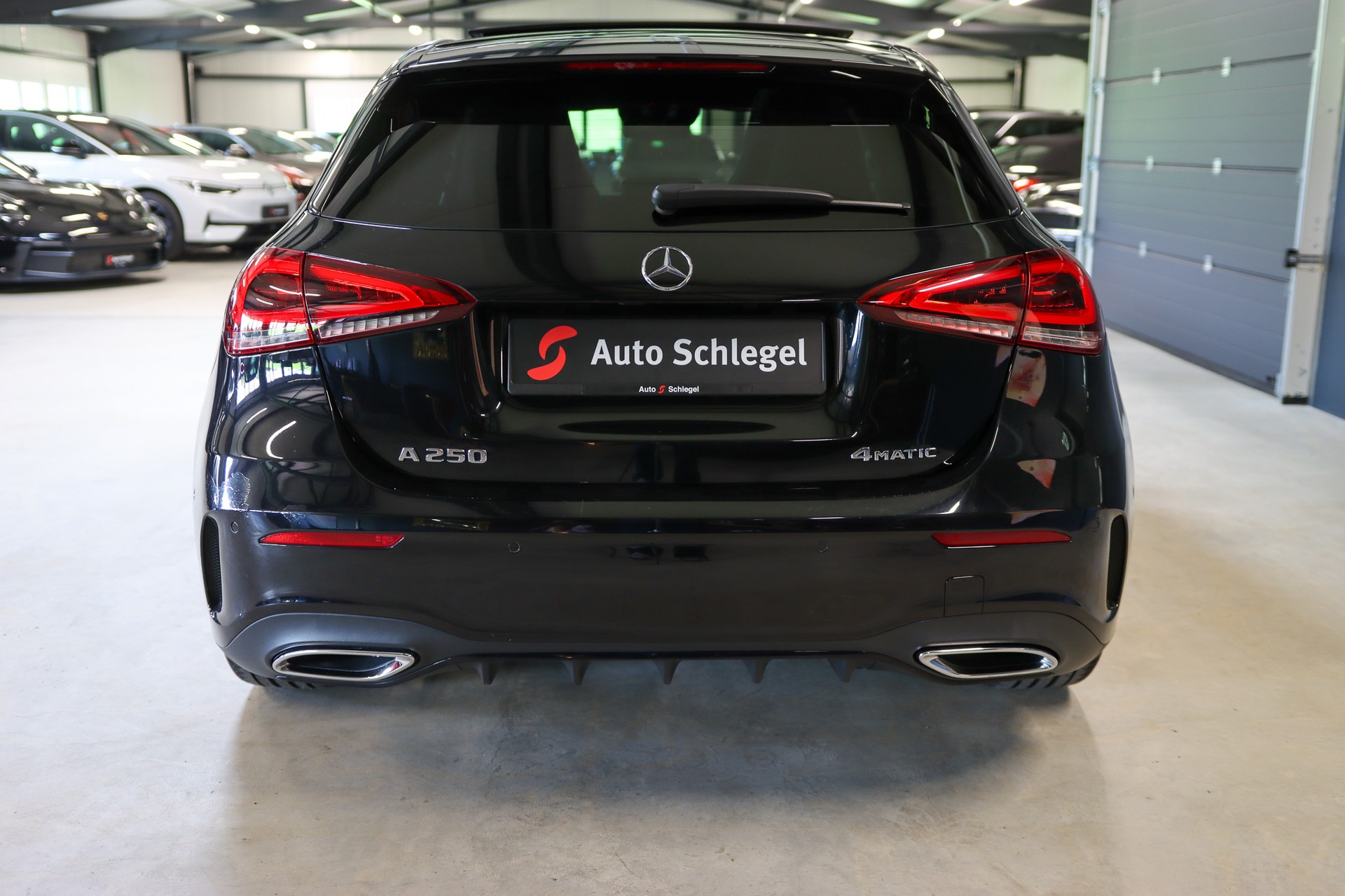 MERCEDES-BENZ A 250 4Matic AMG Line 4Matic 7G-DCT-image-4