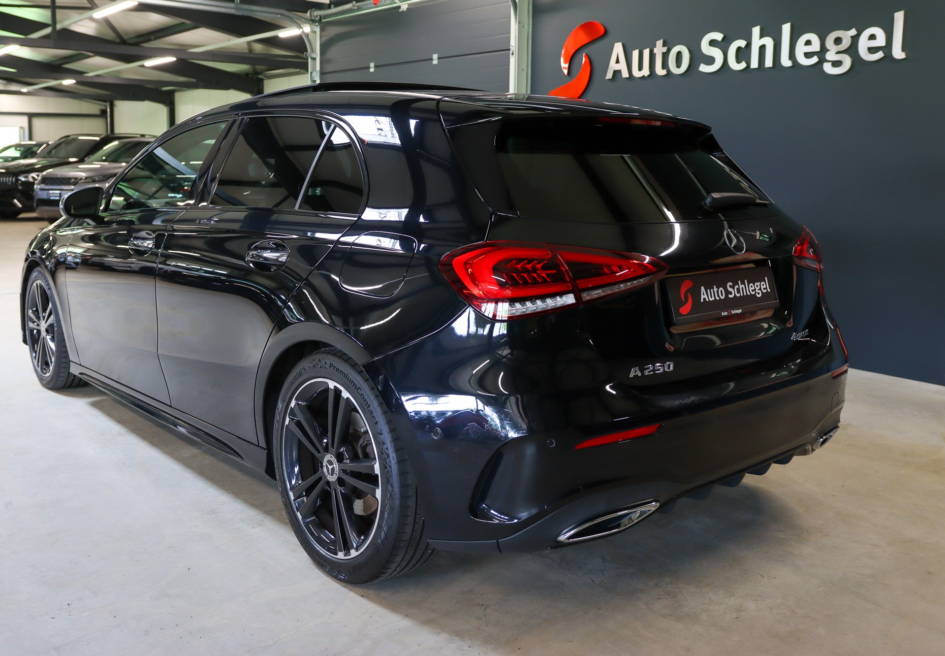 MERCEDES-BENZ A 250 4Matic AMG Line 4Matic 7G-DCT-image-3