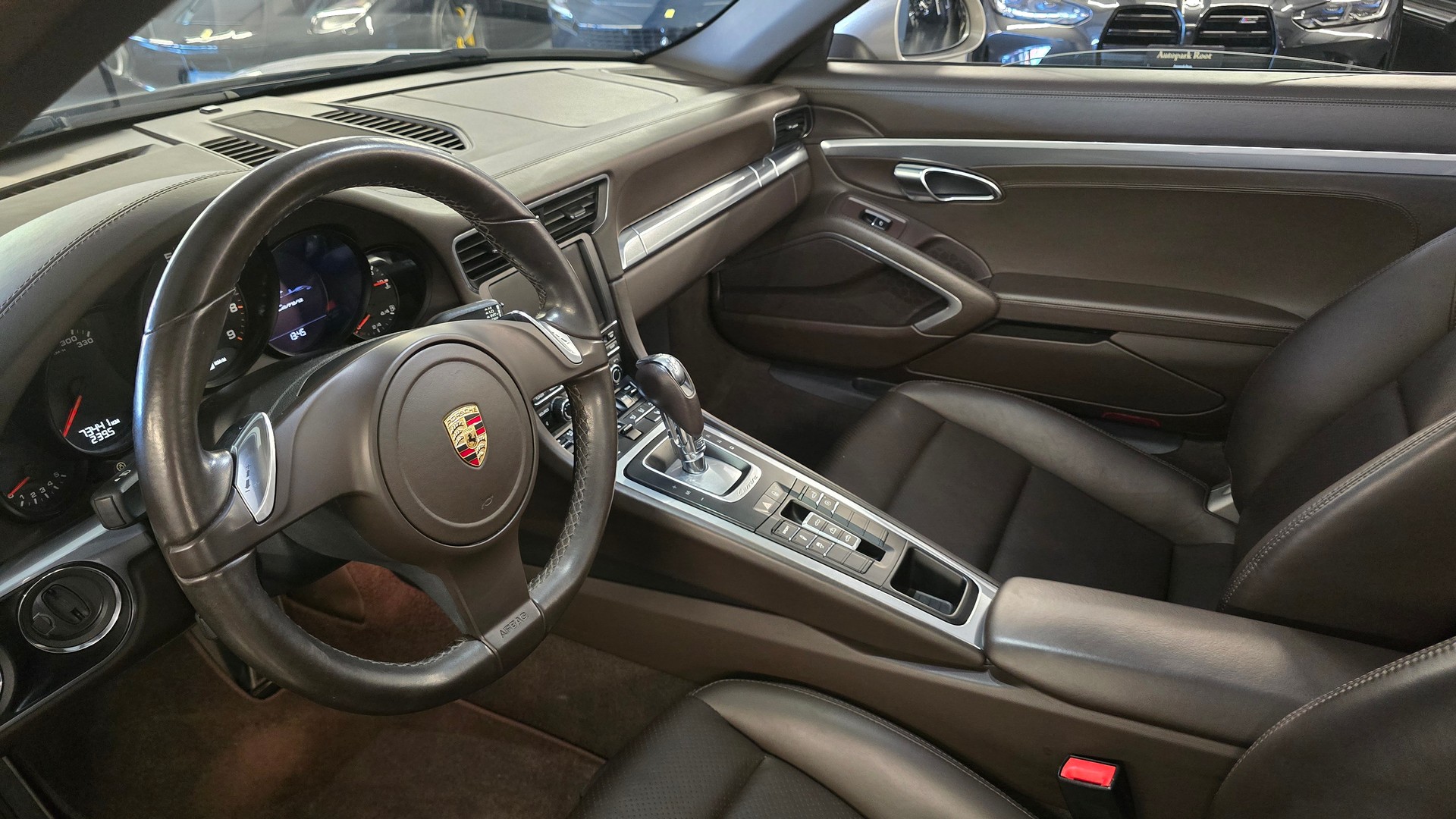PORSCHE 911 Cabrio Carrera-image-18