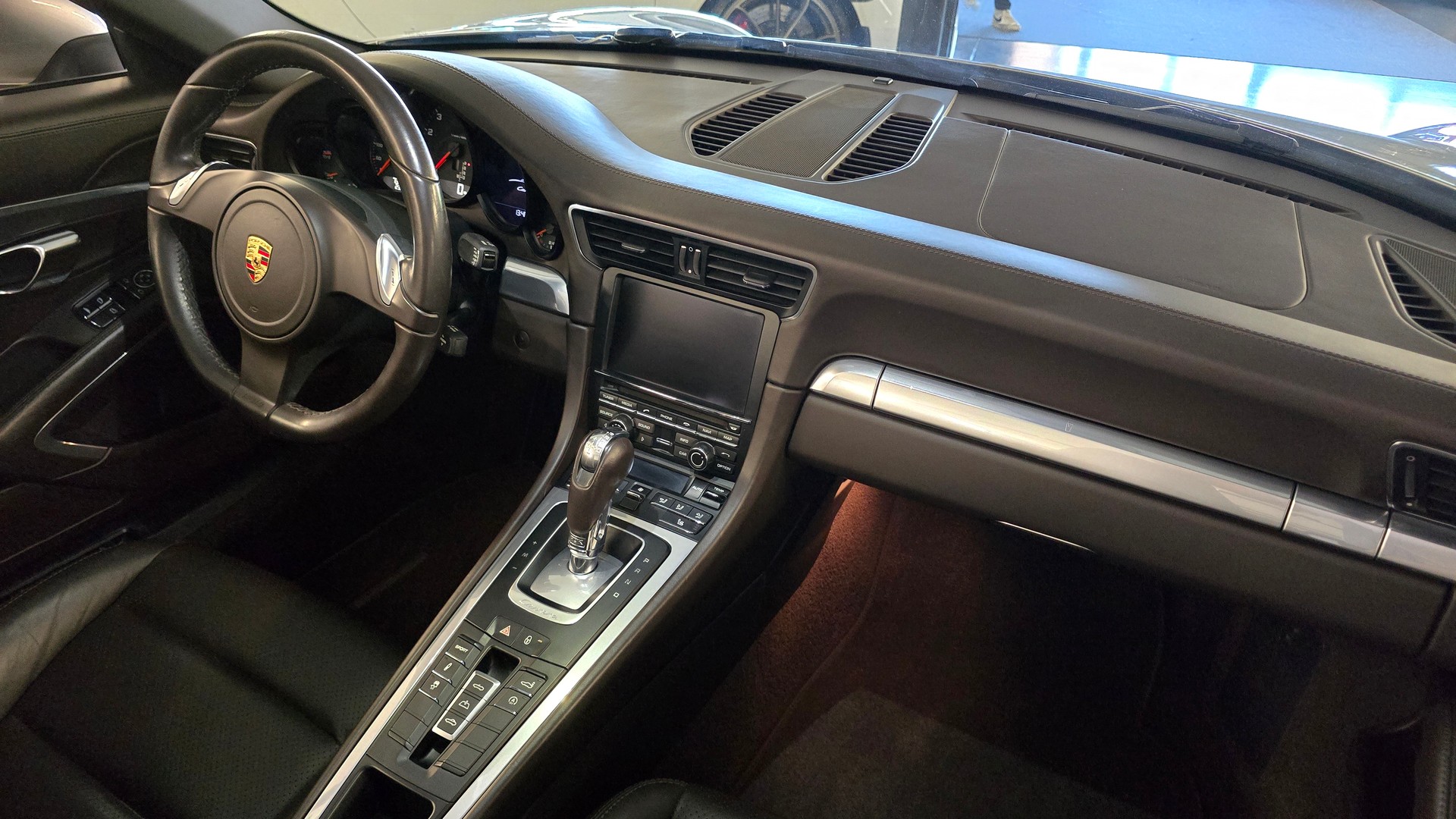 PORSCHE 911 Cabrio Carrera-image-22