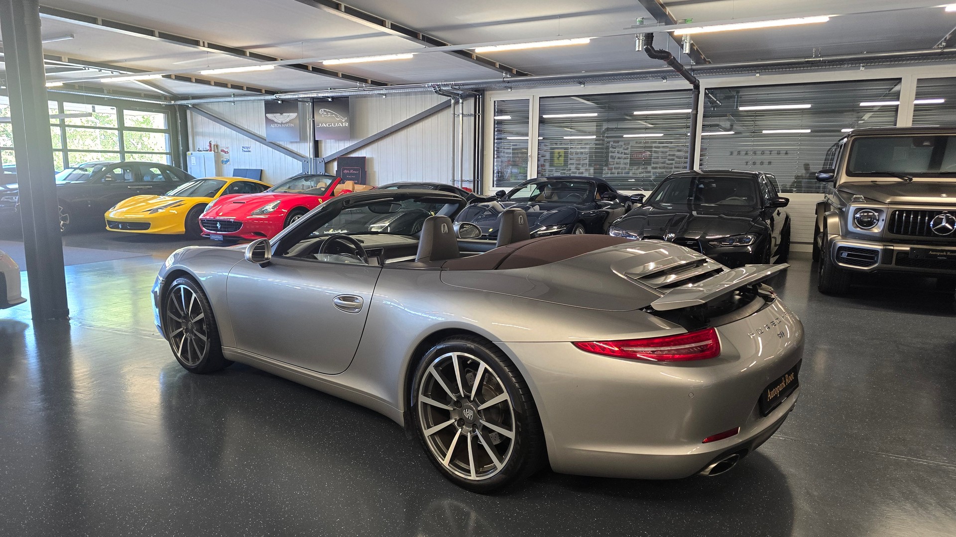 PORSCHE 911 Cabrio Carrera-image-13