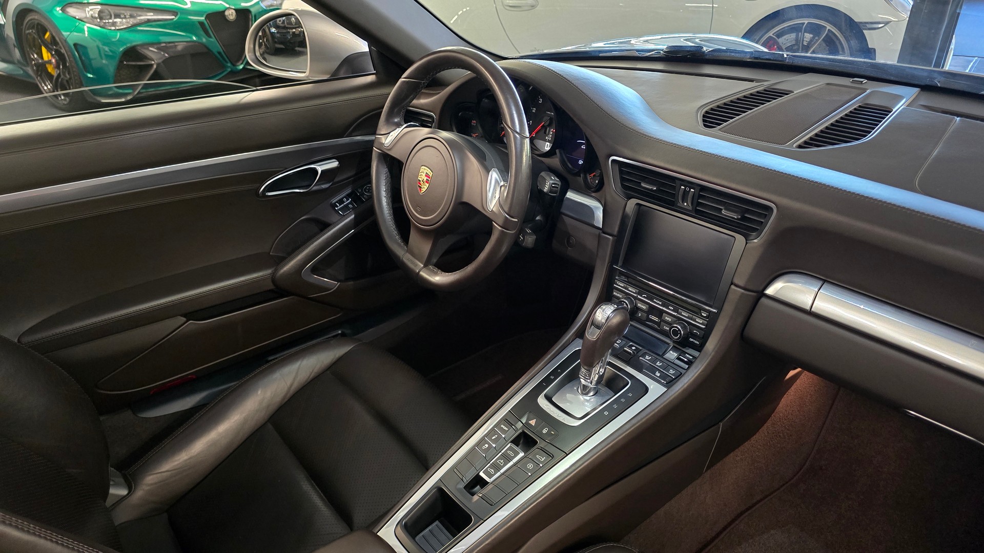 PORSCHE 911 Cabrio Carrera-image-25