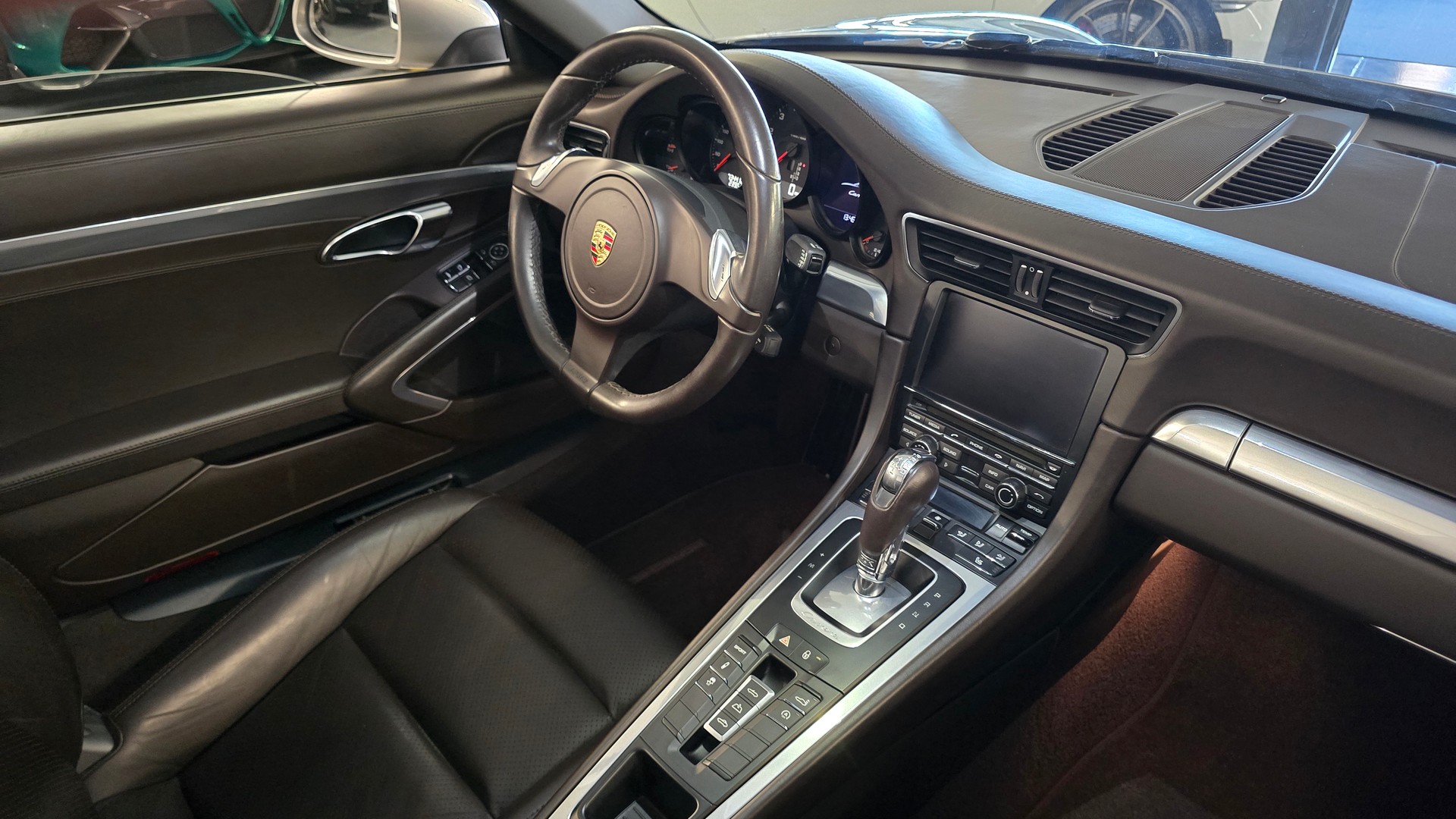 PORSCHE 911 Cabrio Carrera-image-21