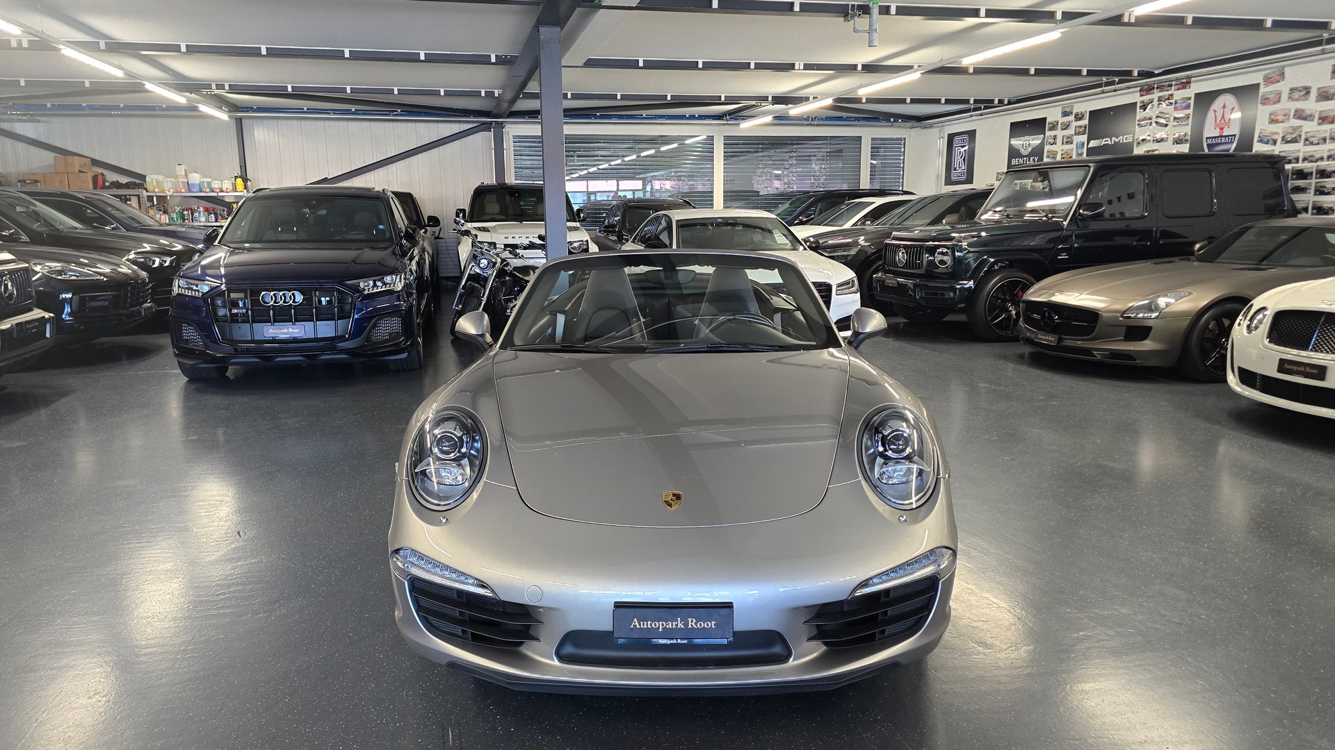 PORSCHE 911 Cabrio Carrera-image-9
