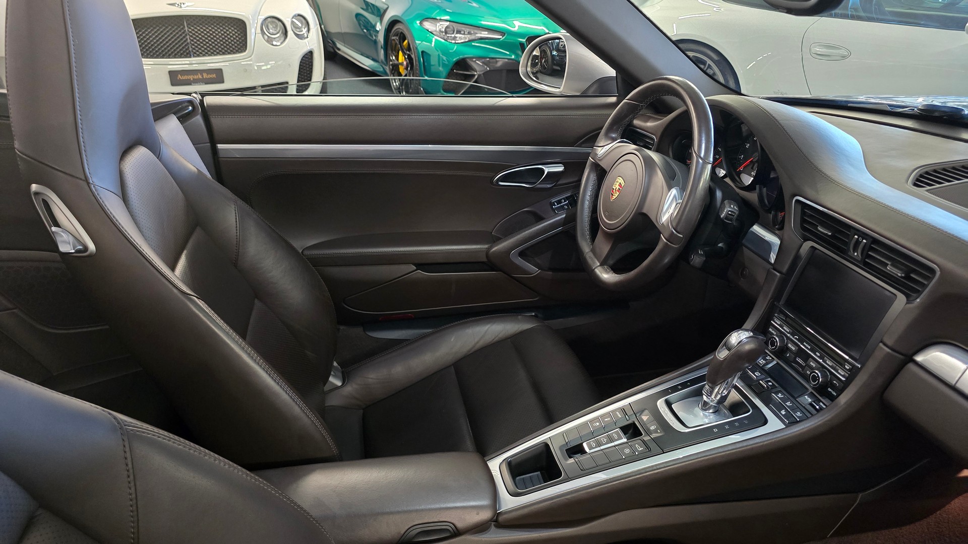 PORSCHE 911 Cabrio Carrera-image-24