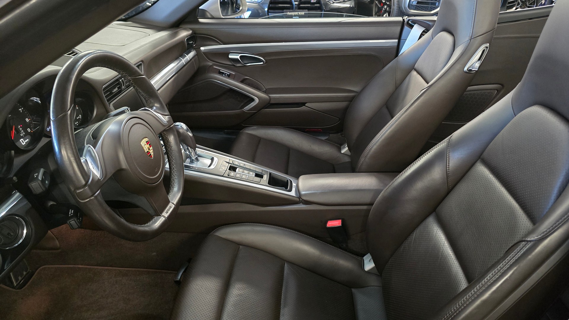 PORSCHE 911 Cabrio Carrera-image-17