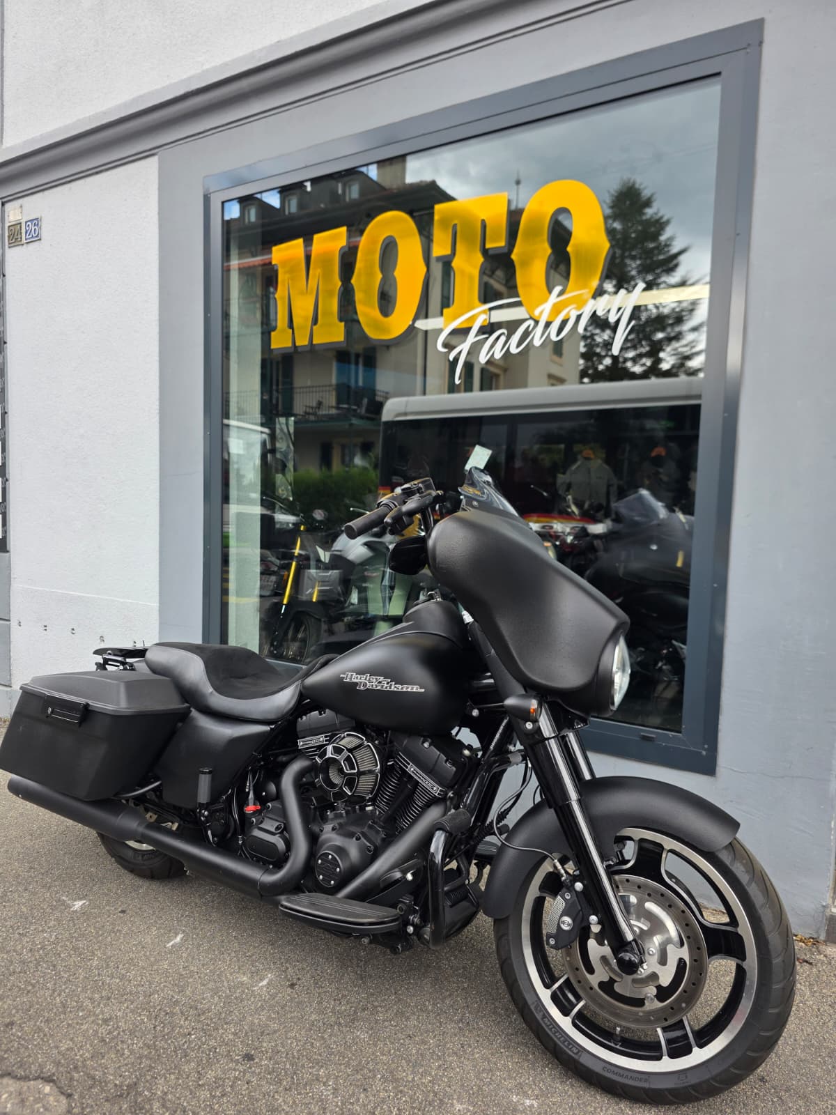 HARLEY-DAVIDSON FLHX Street Glide ABS