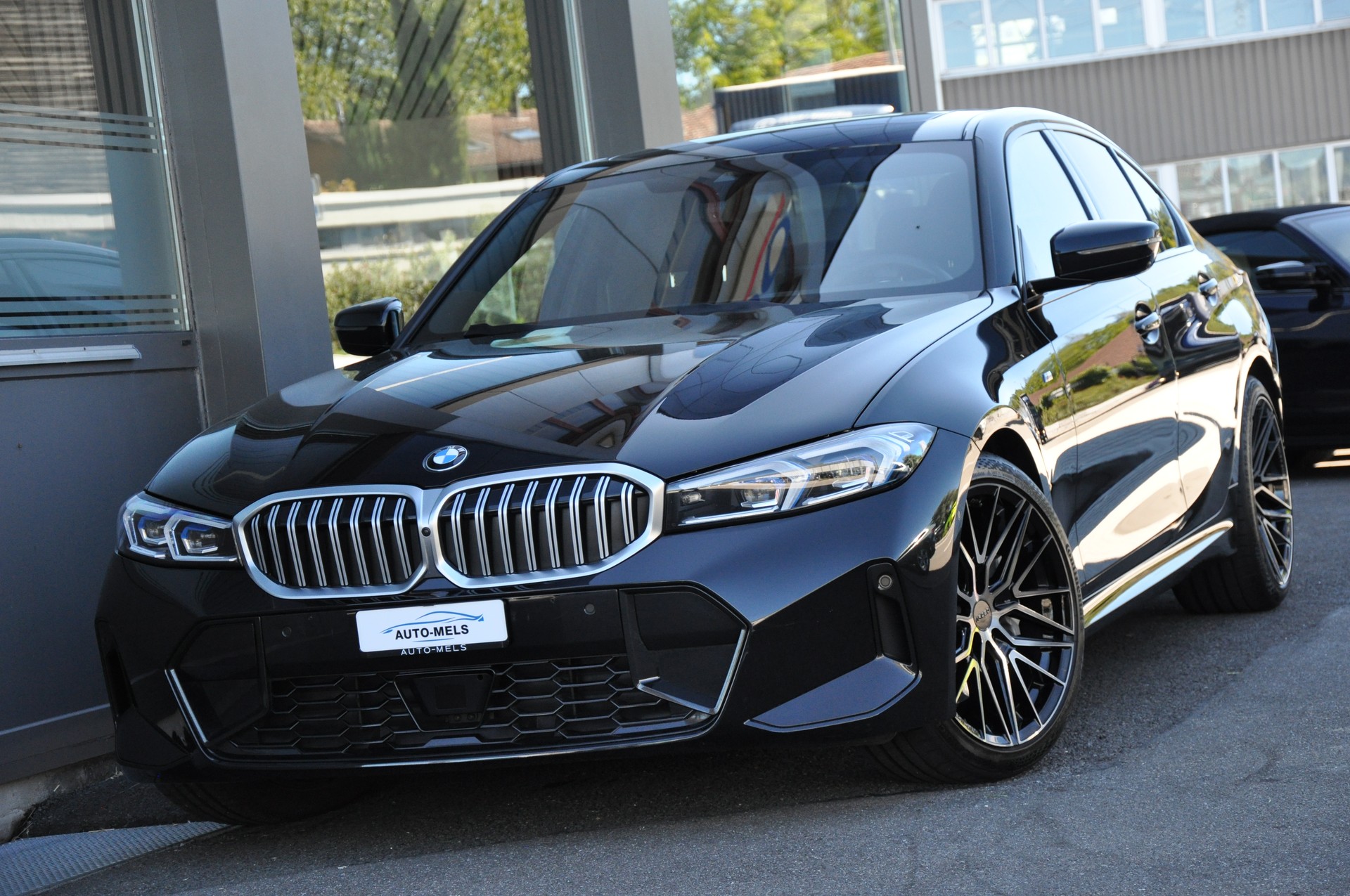 BMW 330i Limousine xDrive-image-0