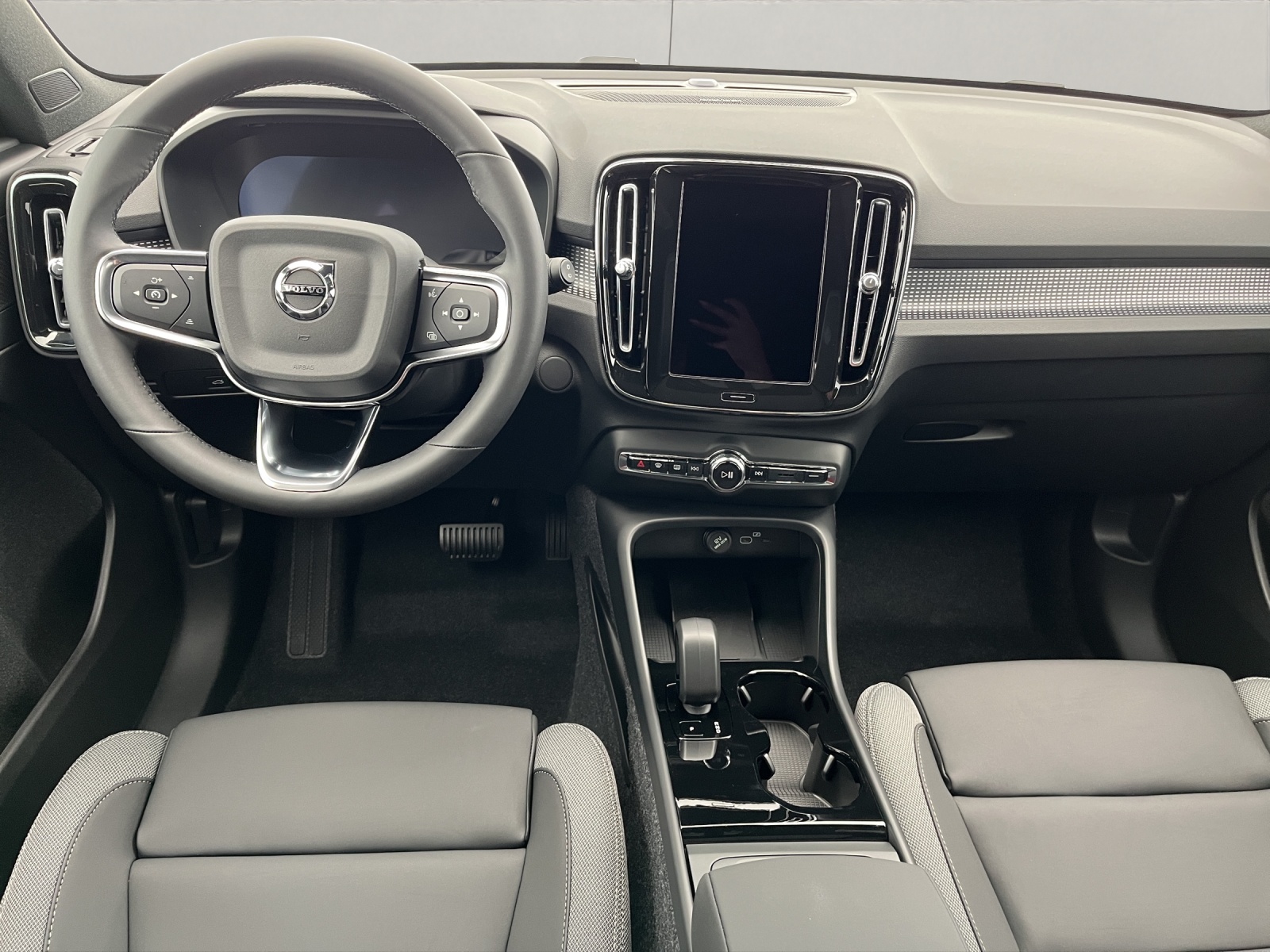 VOLVO EX40 Twin Performance Ultra AWD-image-12