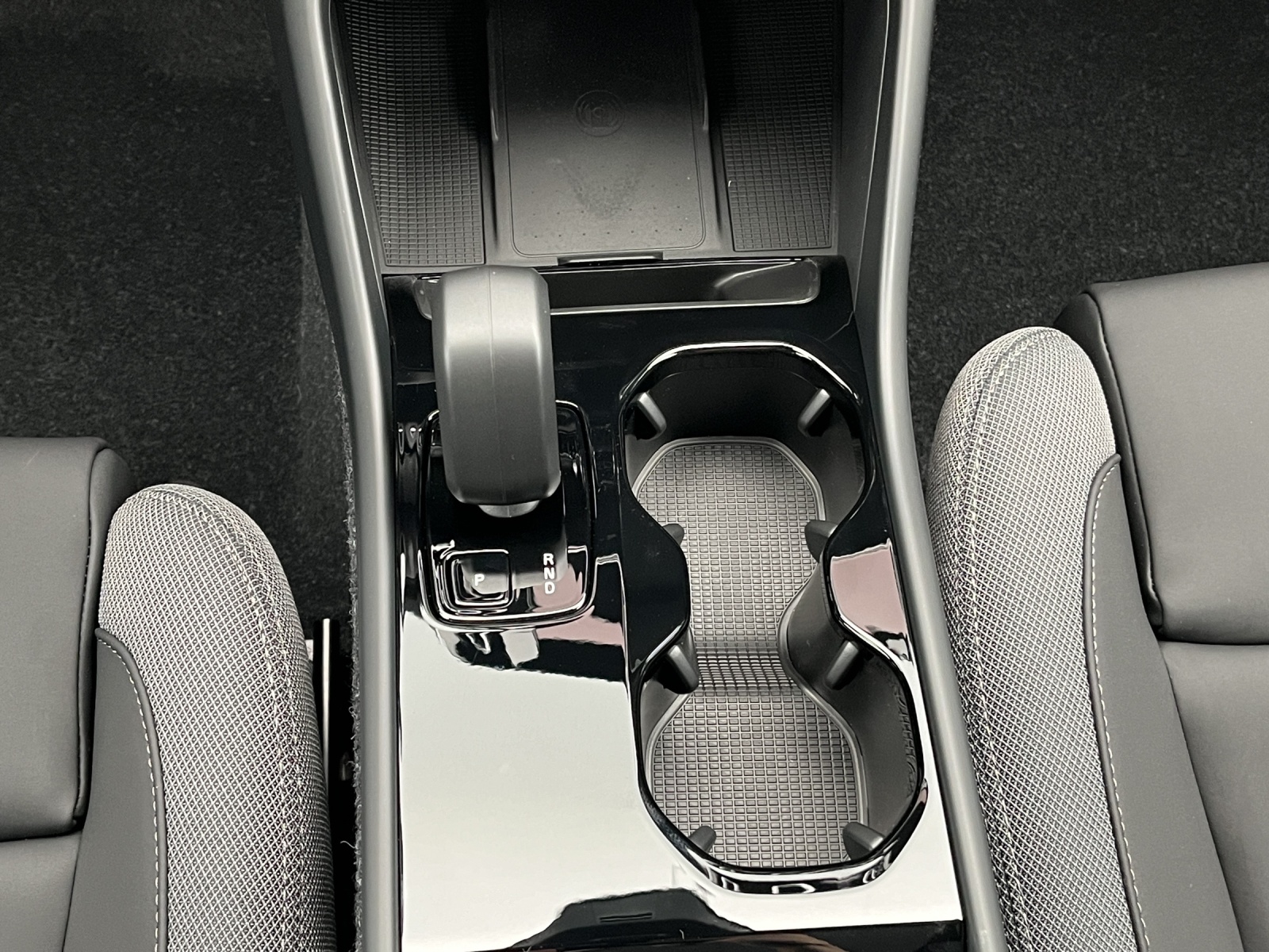 VOLVO EX40 Twin Performance Ultra AWD-image-15