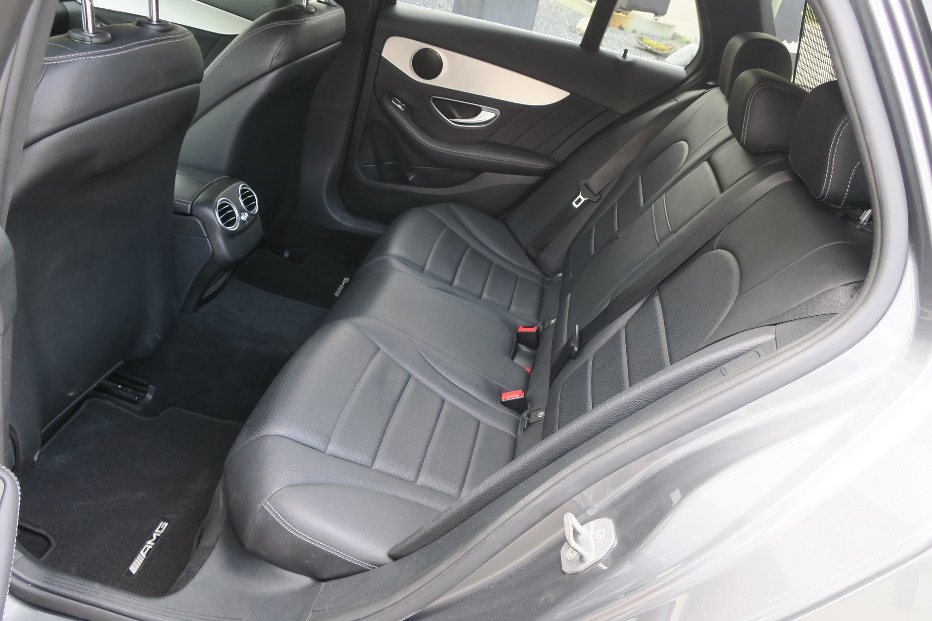 MERCEDES-BENZ C250 CDI AMG Line 4 Matic 9-G Tronic-image-4