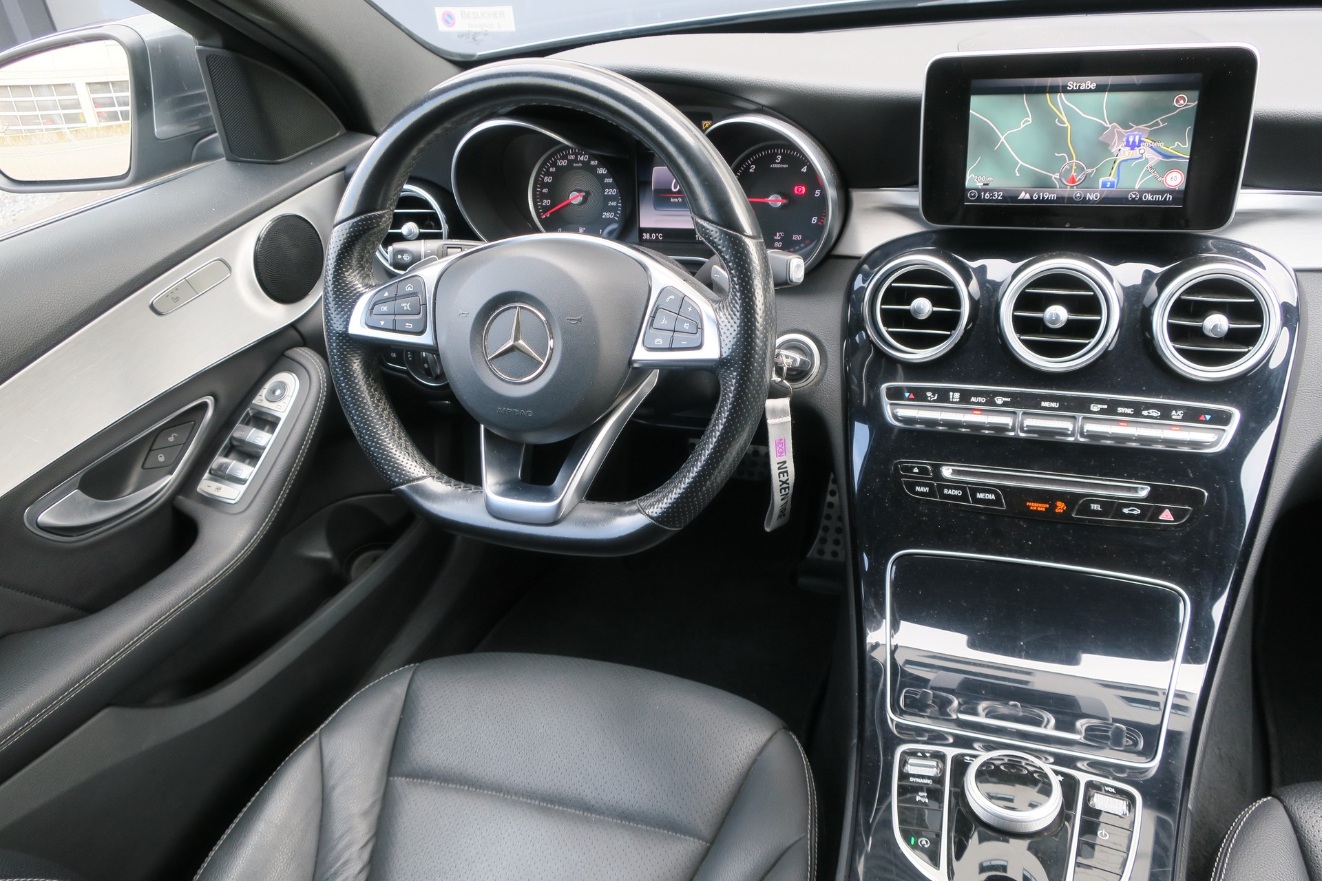 MERCEDES-BENZ C250 CDI AMG Line 4 Matic 9-G Tronic-image-2