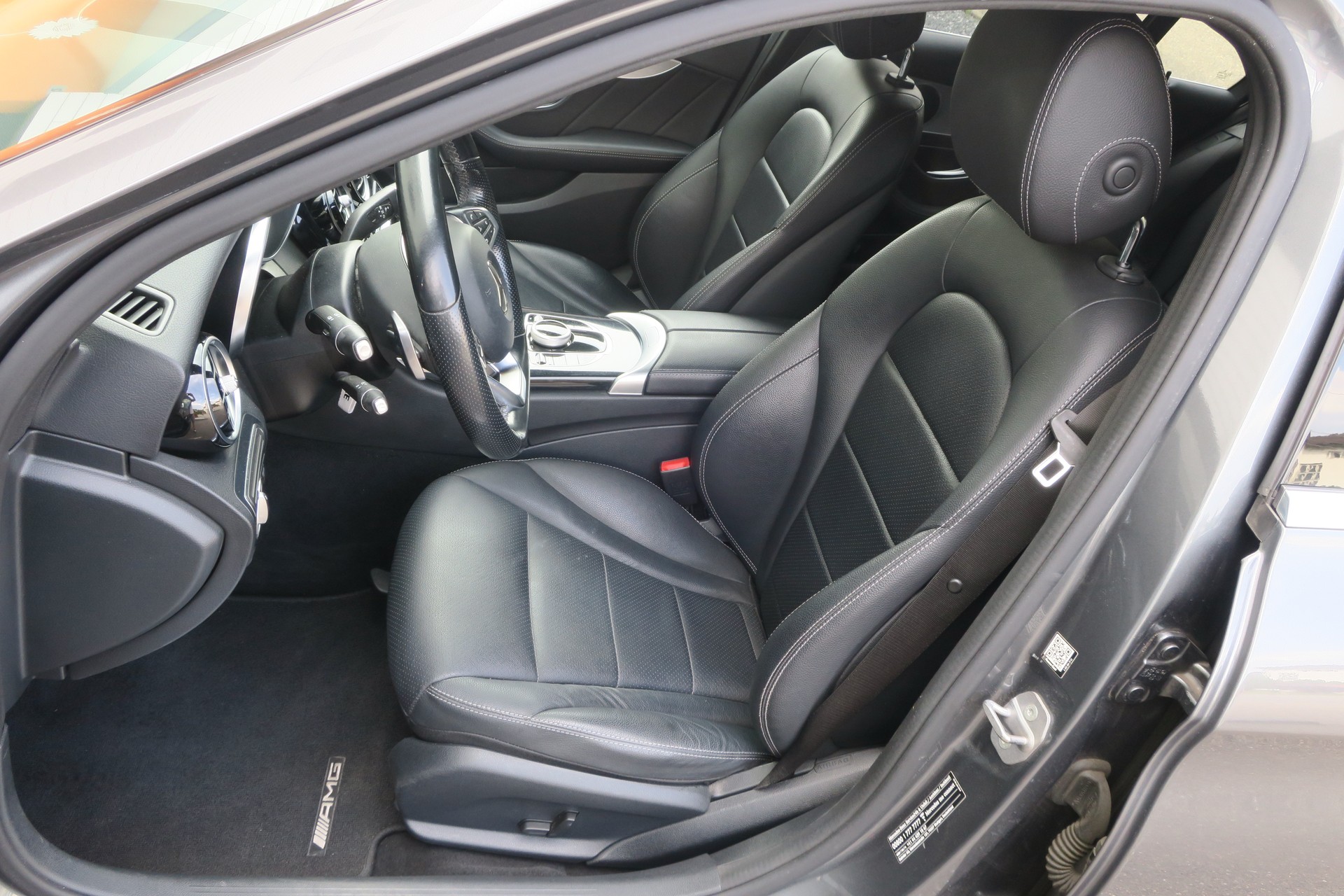 MERCEDES-BENZ C250 CDI AMG Line 4 Matic 9-G Tronic-image-3