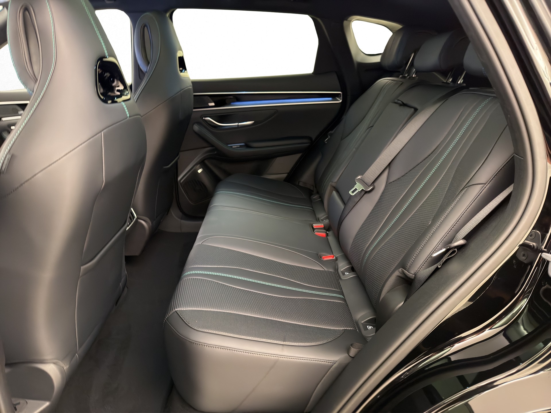 BYD Seal U DM-i Design AWD-image-11
