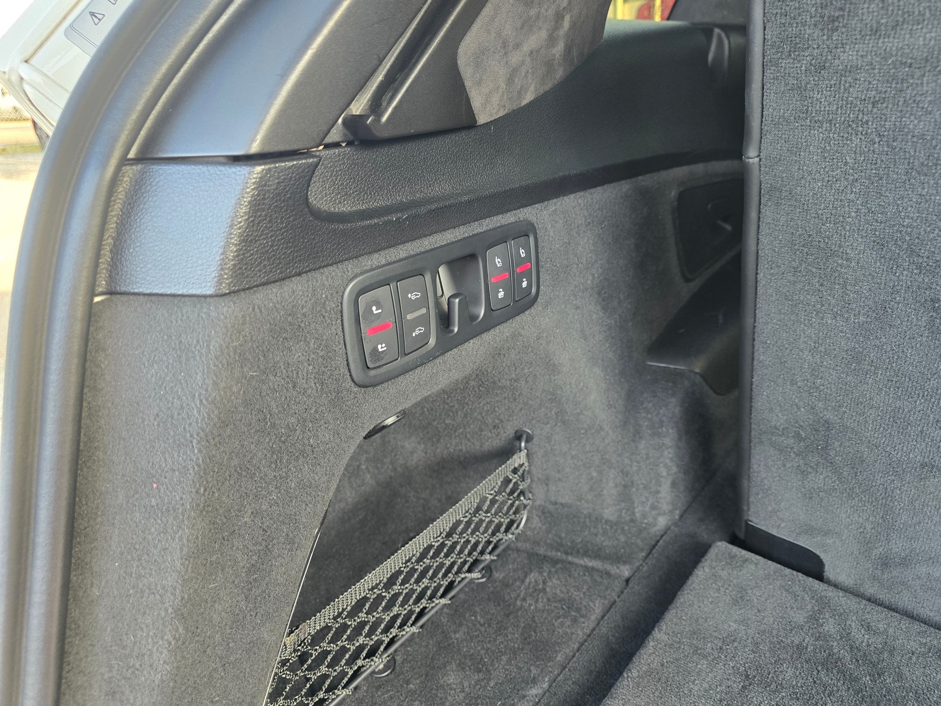 AUDI SQ7 4.0 TDI quattro tiptronic-image-24