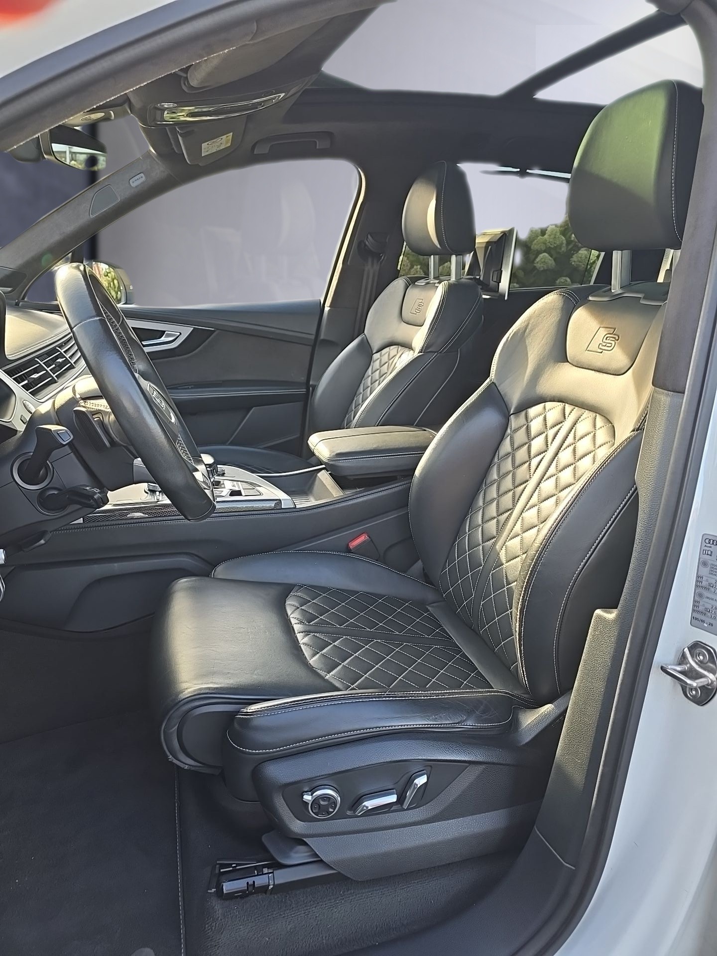 AUDI SQ7 4.0 TDI quattro tiptronic-image-17