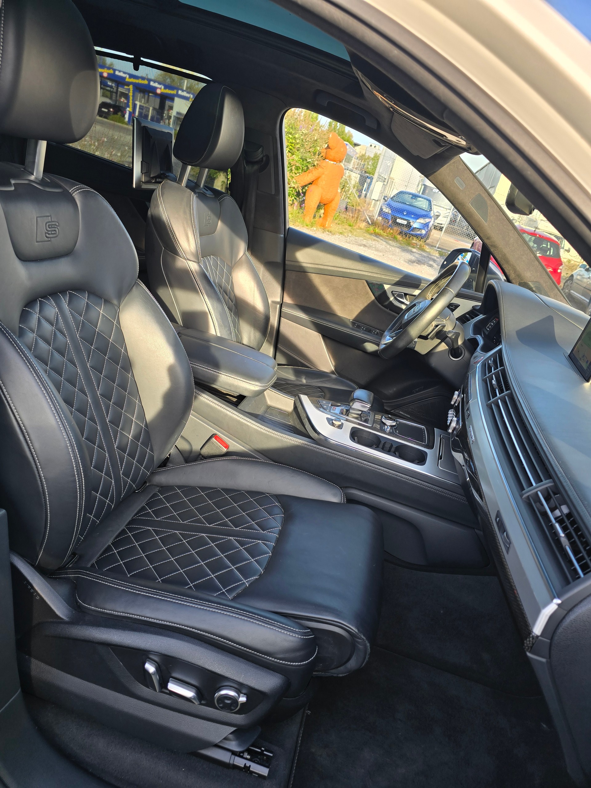 AUDI SQ7 4.0 TDI quattro tiptronic-image-18