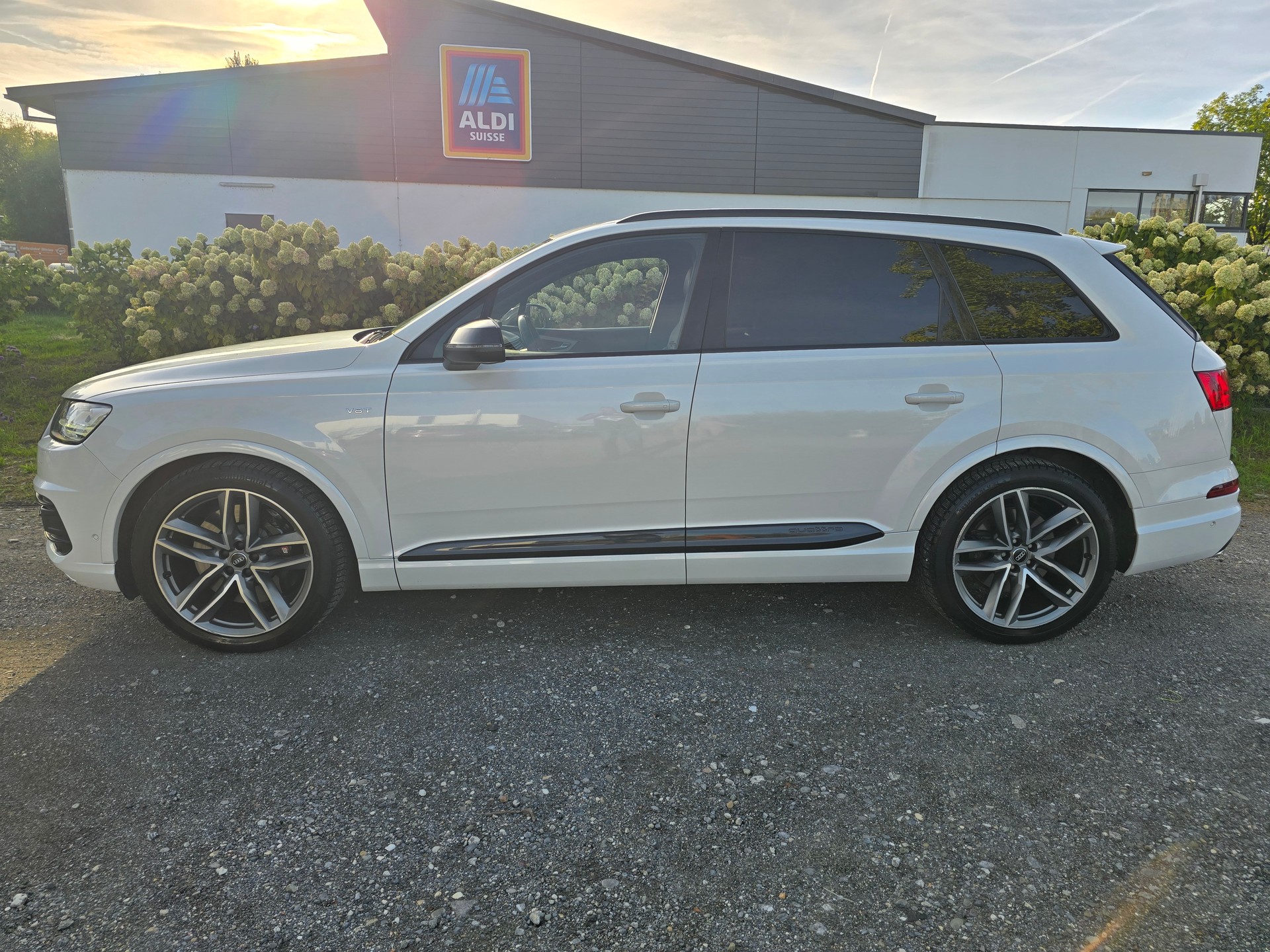 AUDI SQ7 4.0 TDI quattro tiptronic-image-4