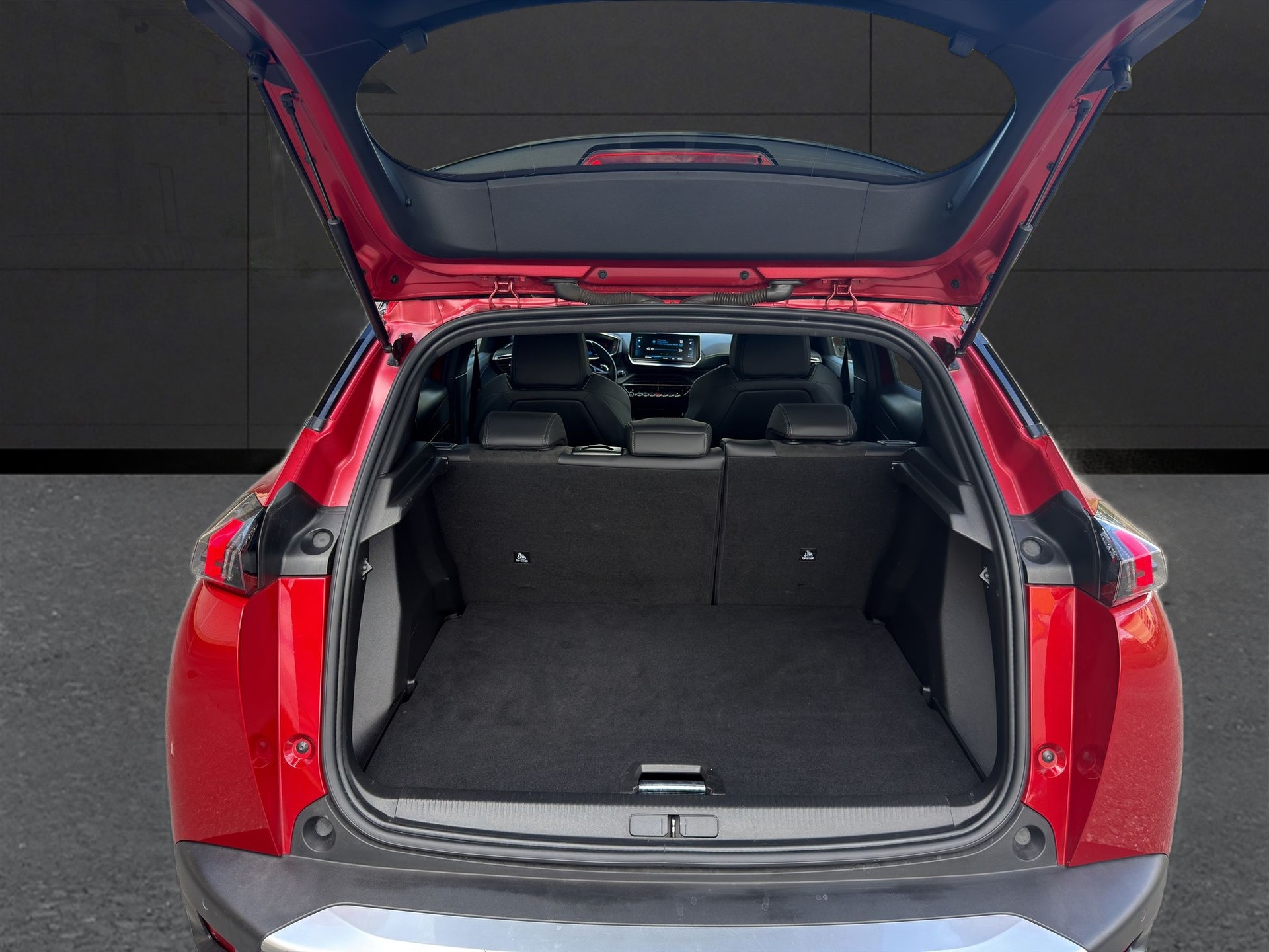 PEUGEOT 2008 1.2 PureTech GT Pack EAT8-image-15