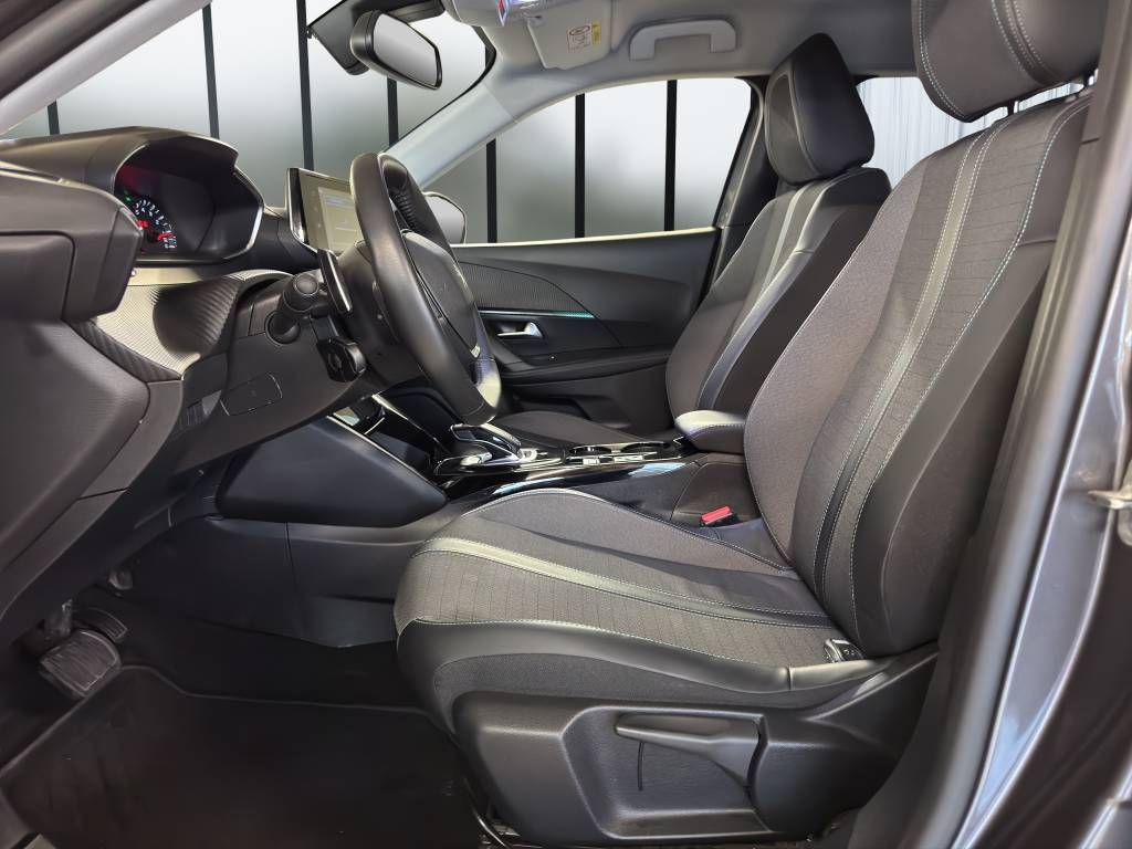 PEUGEOT 2008 1.2 PureTech Allure EAT8-image-7