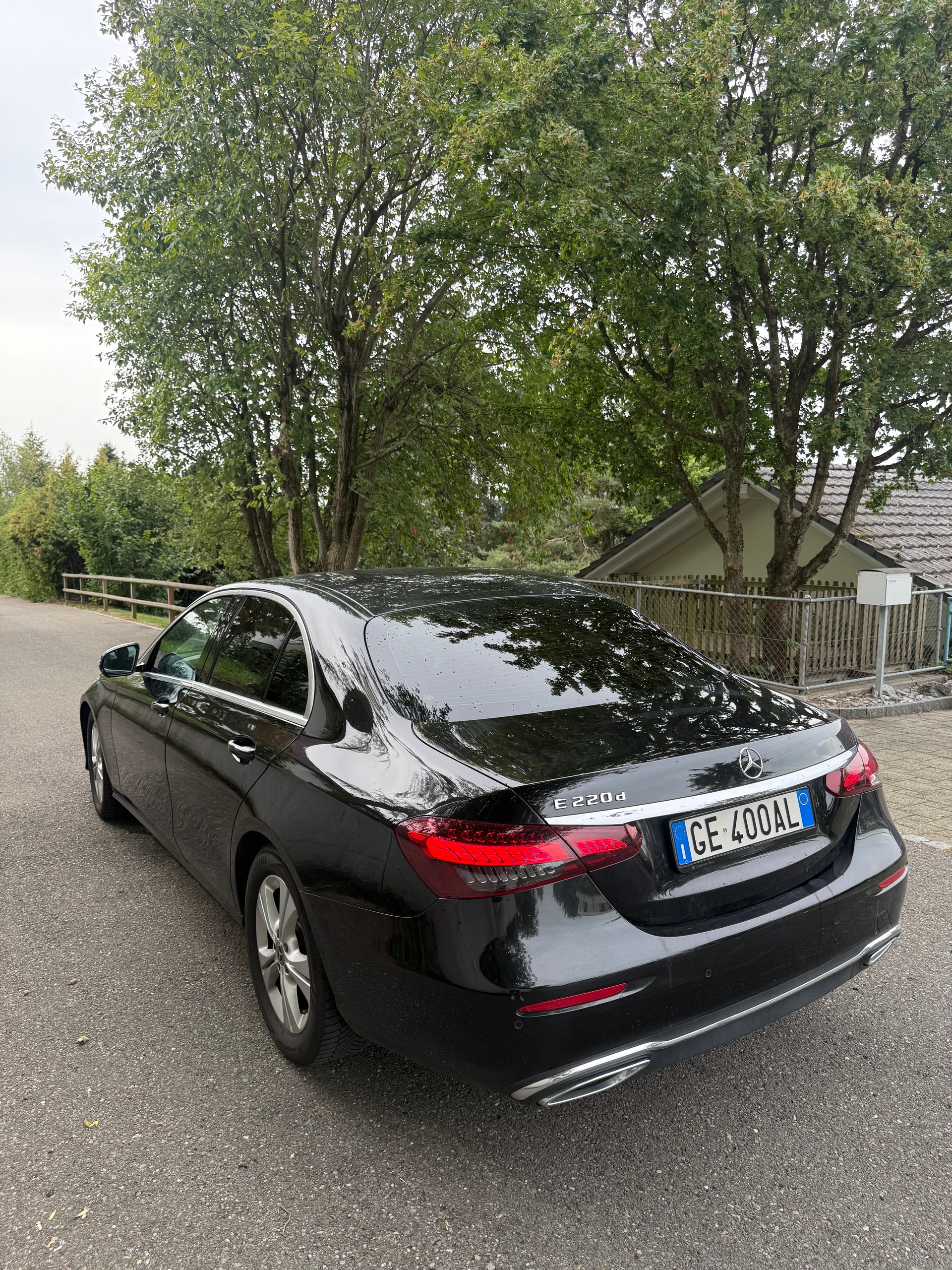MERCEDES-BENZ E 220 d-image-3