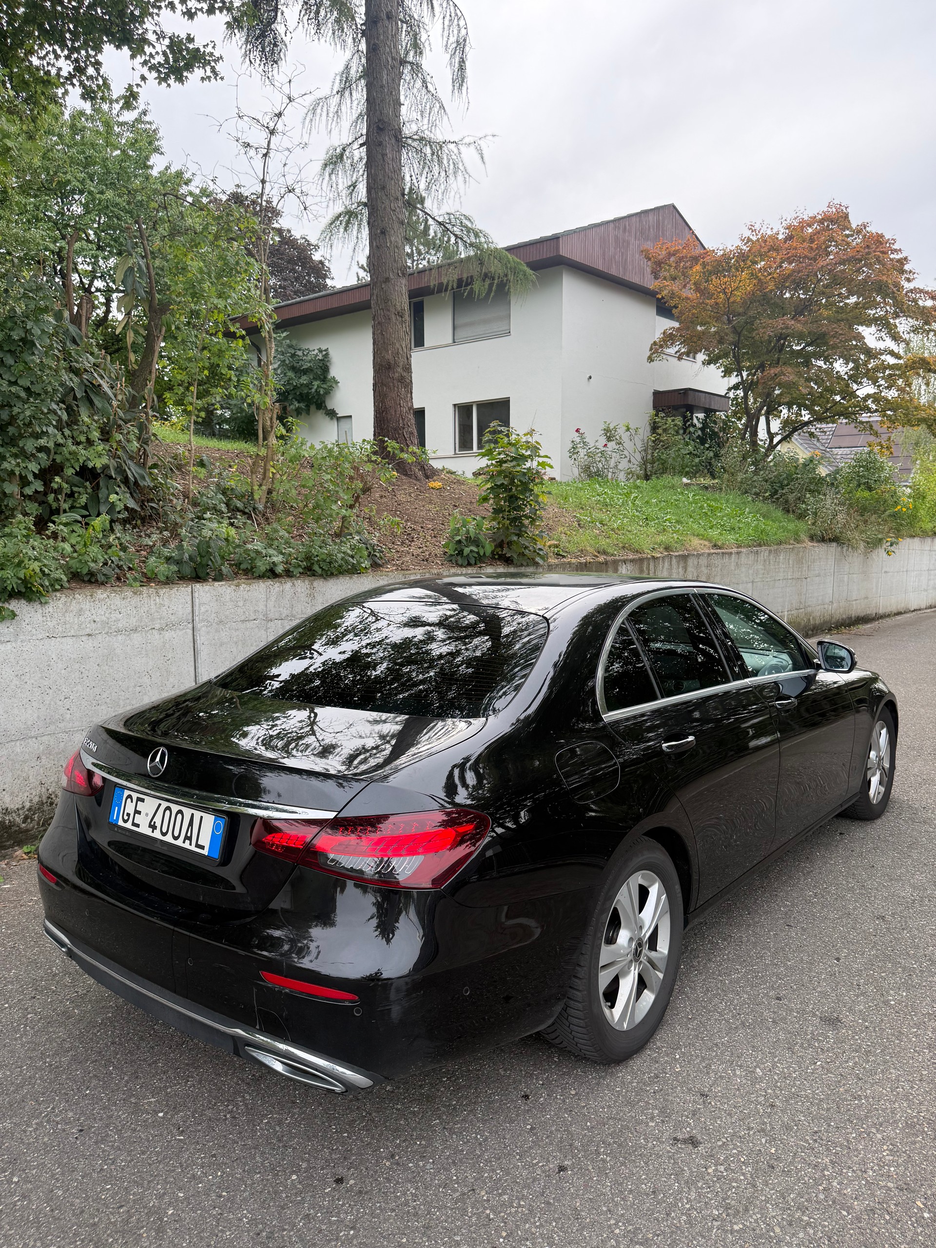 MERCEDES-BENZ E 220 d-image-2
