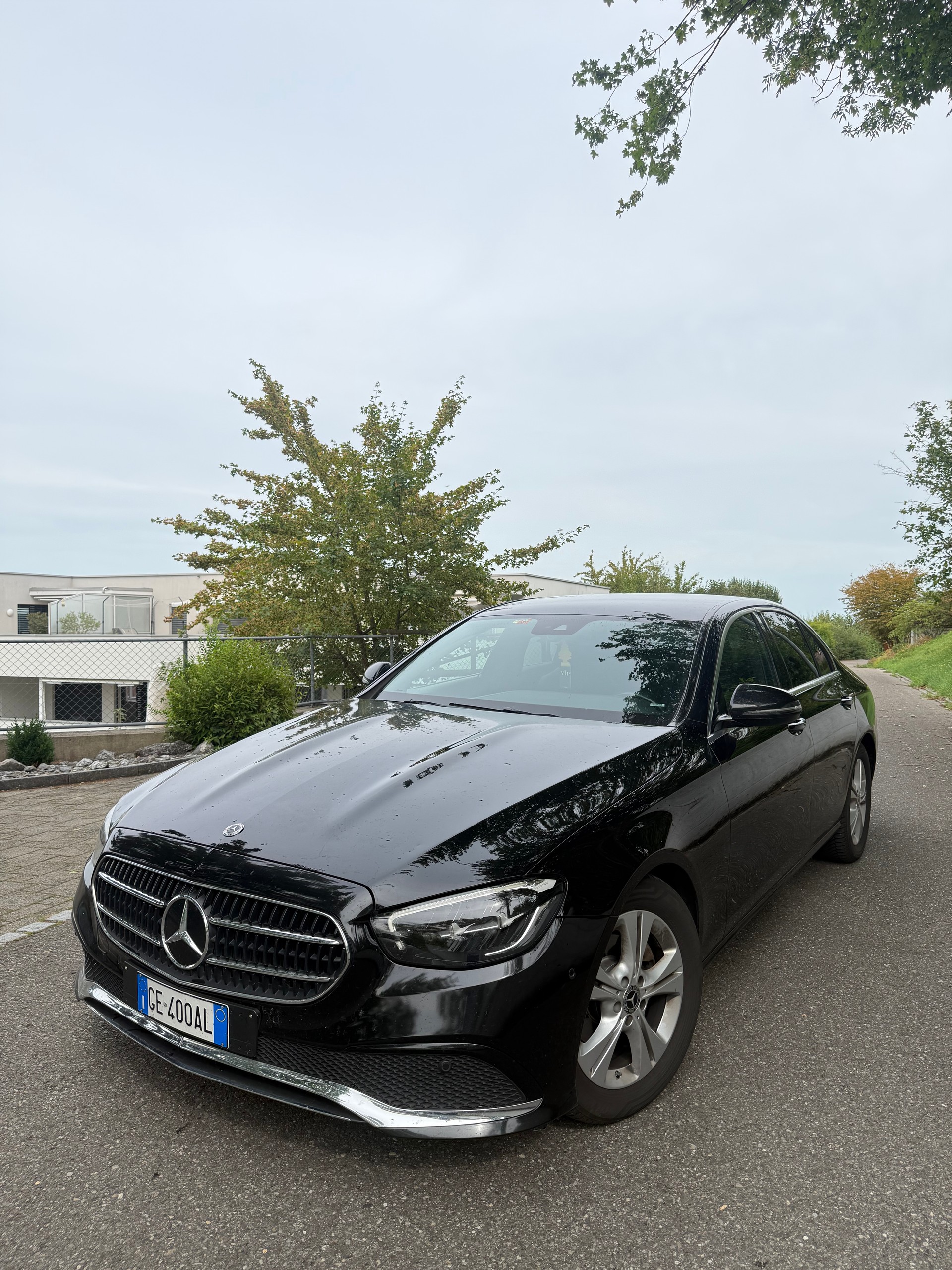 MERCEDES-BENZ E 220 d-image-1