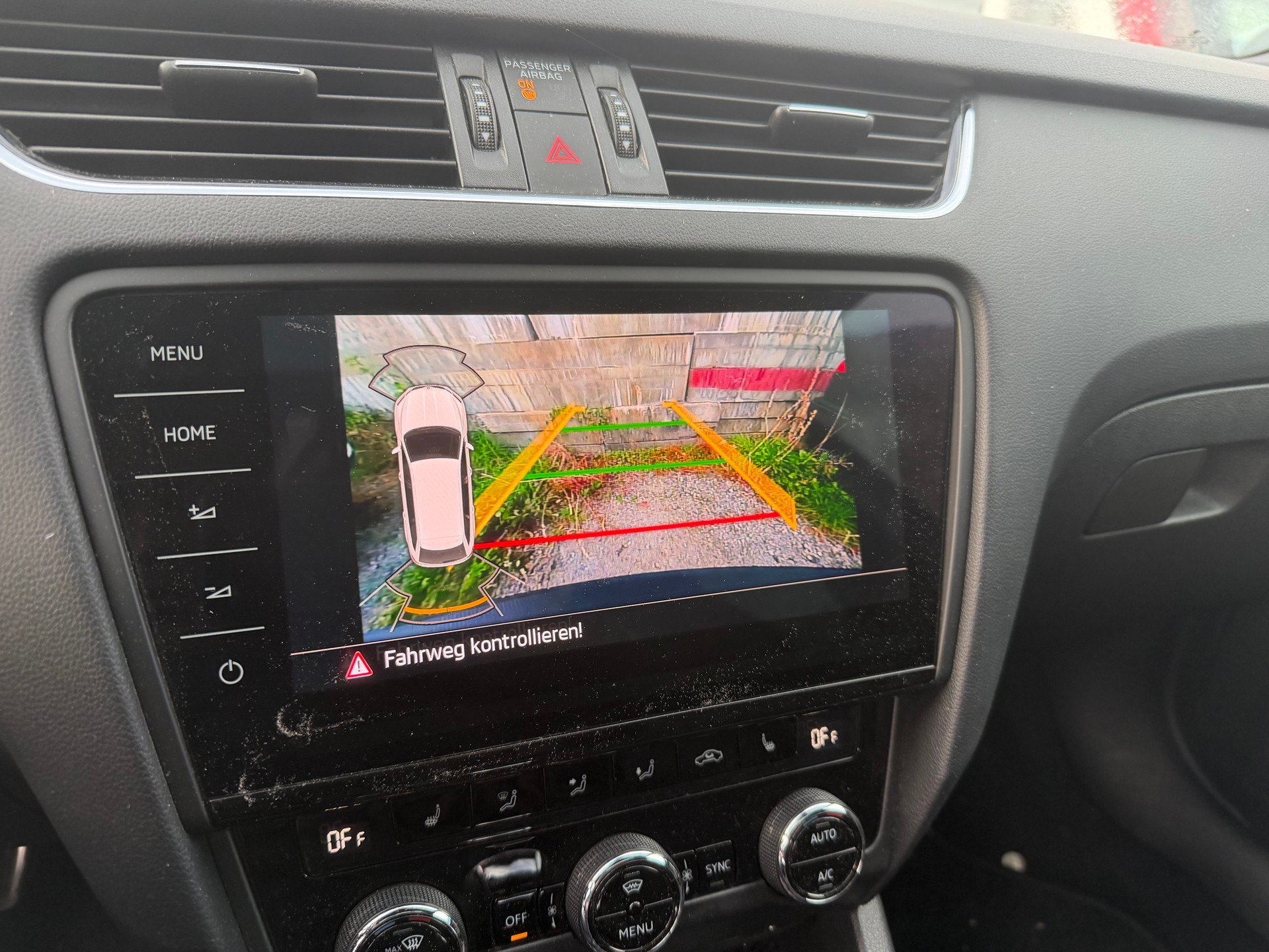 SKODA Octavia Combi 2.0 TSI RS Value DSG-image-11