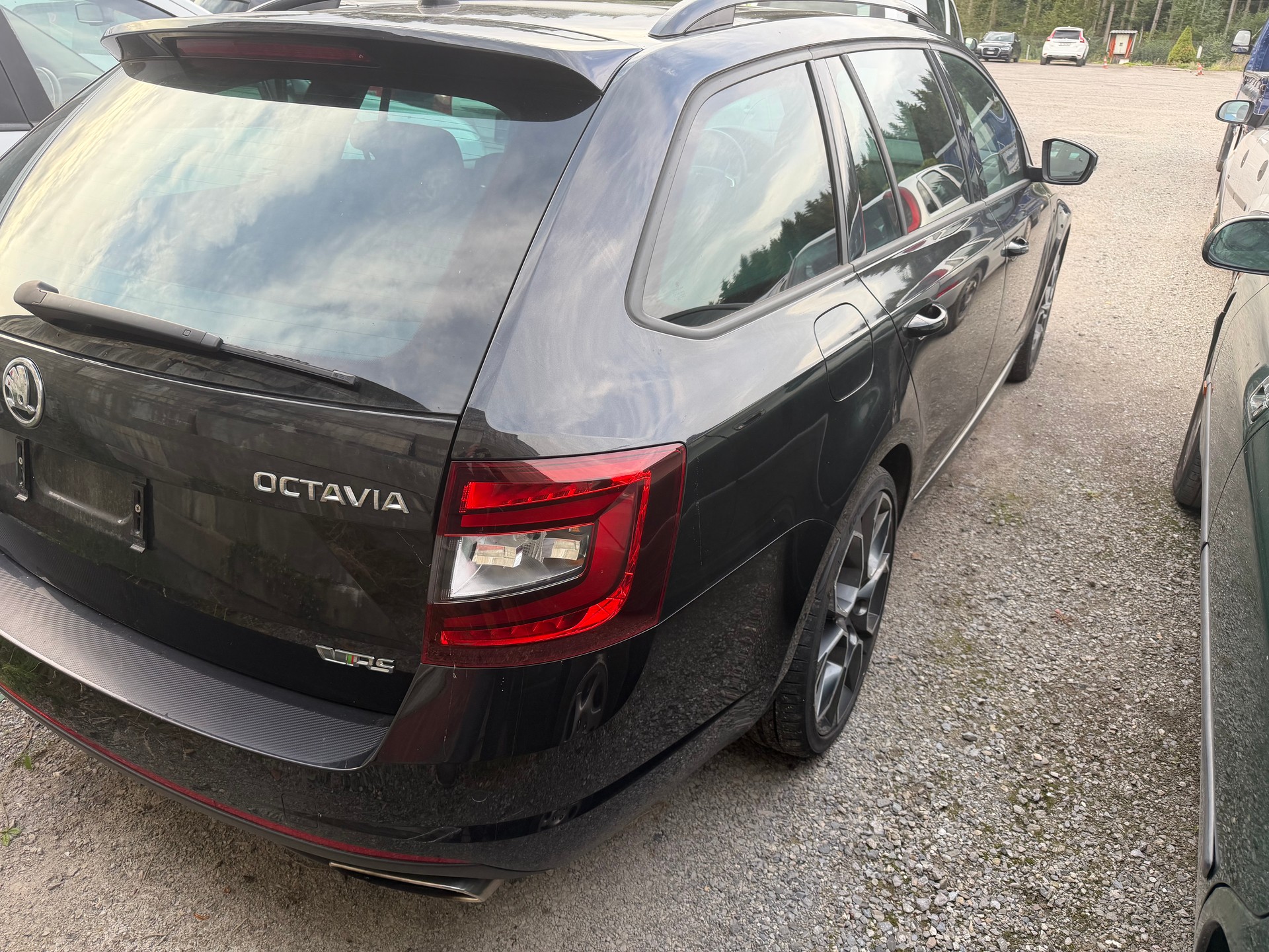 SKODA Octavia Combi 2.0 TSI RS Value DSG-image-3