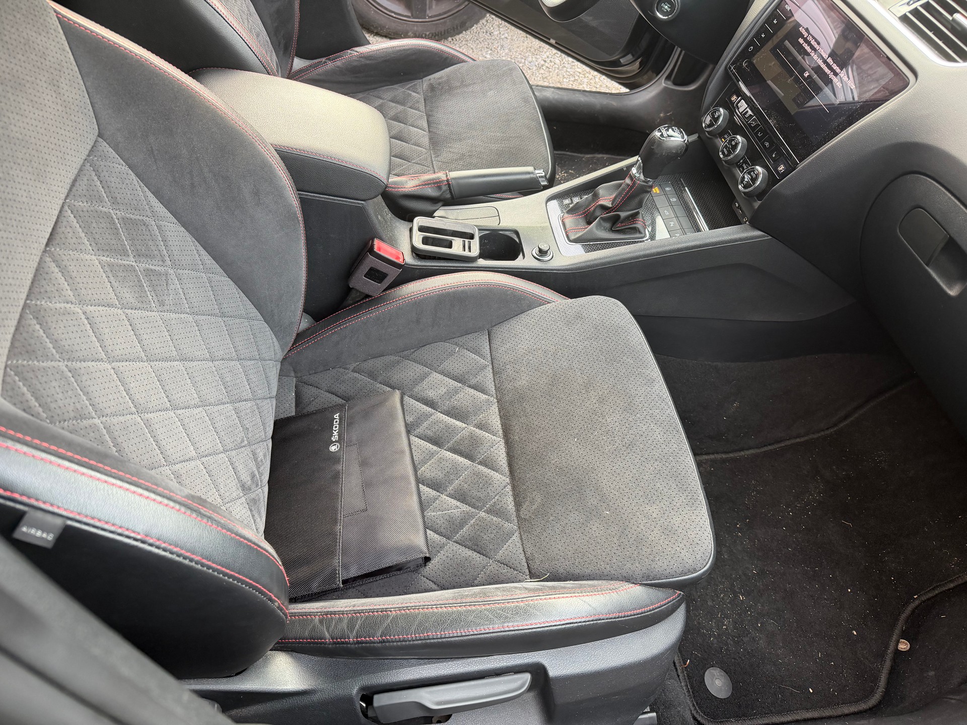 SKODA Octavia Combi 2.0 TSI RS Value DSG-image-7