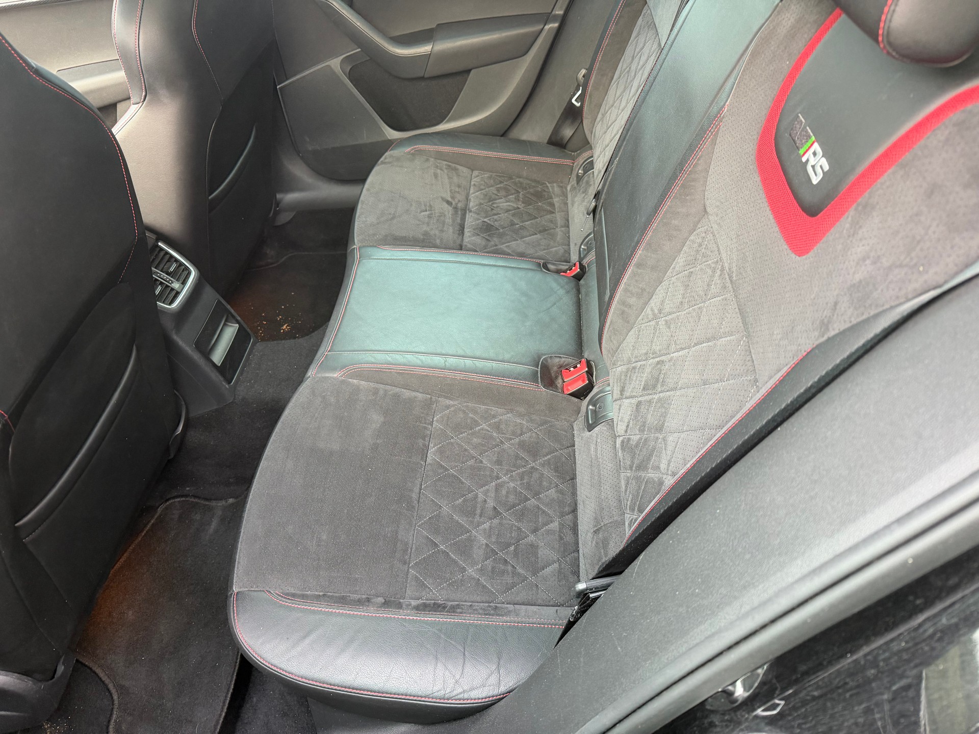SKODA Octavia Combi 2.0 TSI RS Value DSG-image-9