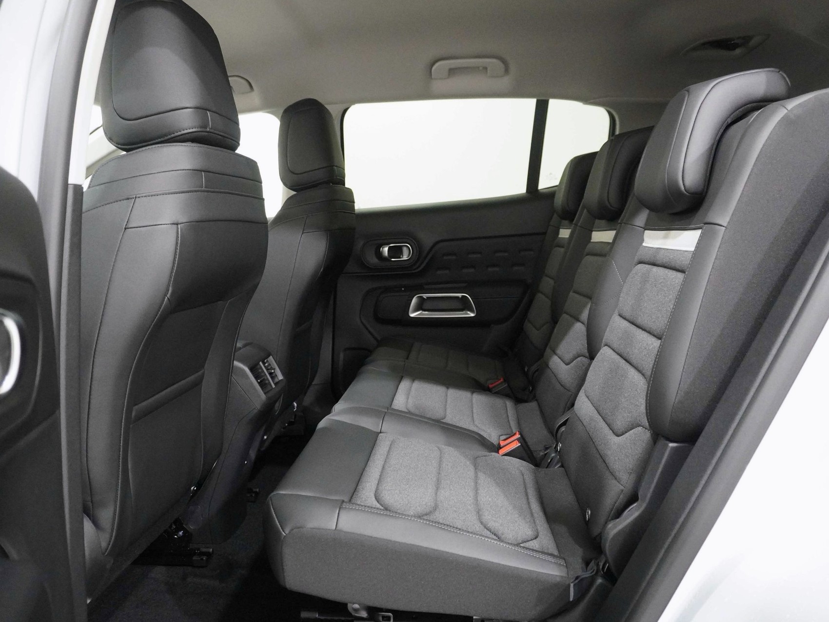 CITROEN C5 Aircross 1.6 Plug-in Hybrid Swiss Edition-image-17