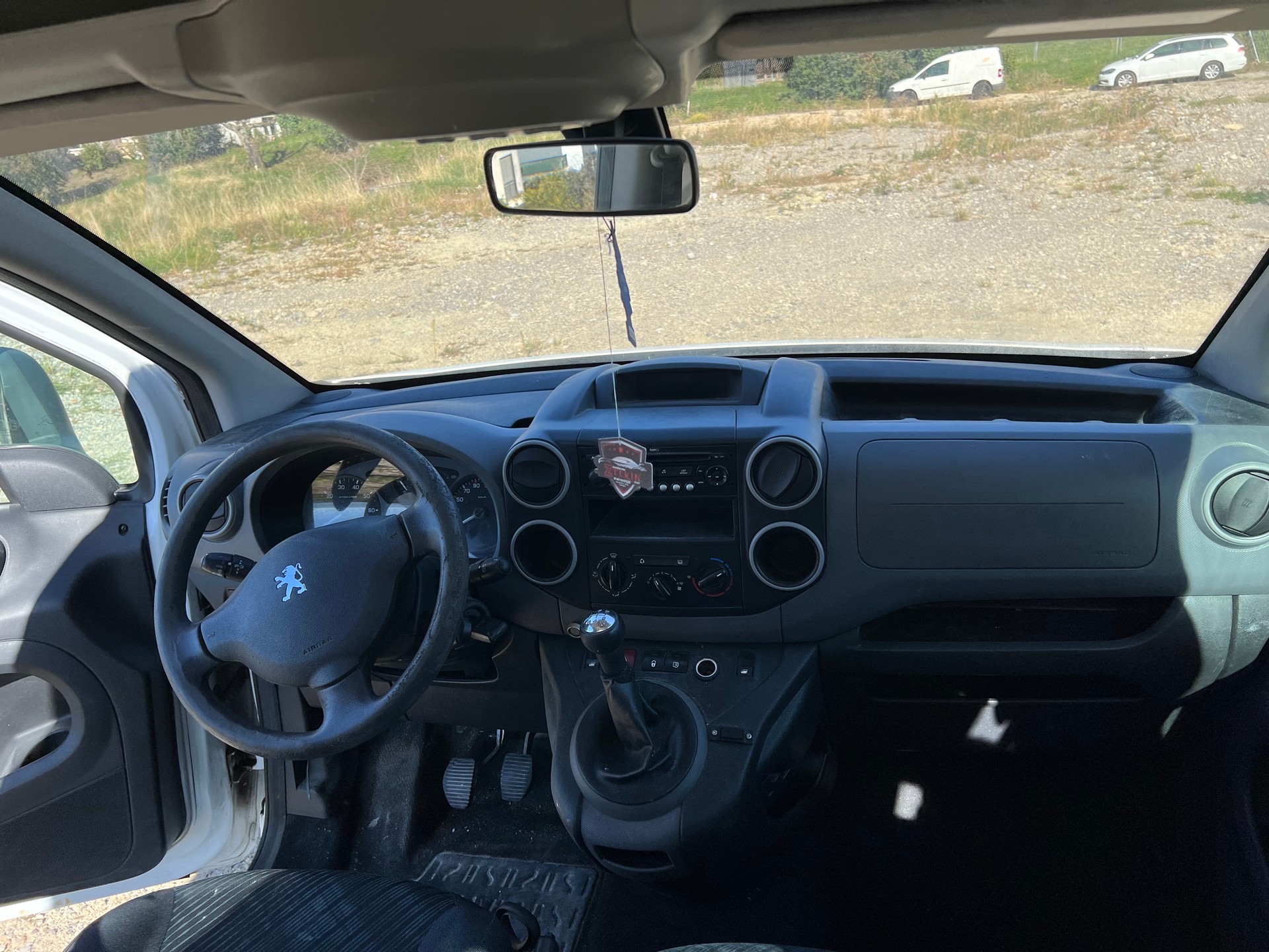 PEUGEOT Partner 1.6 HDI Urban-image-8