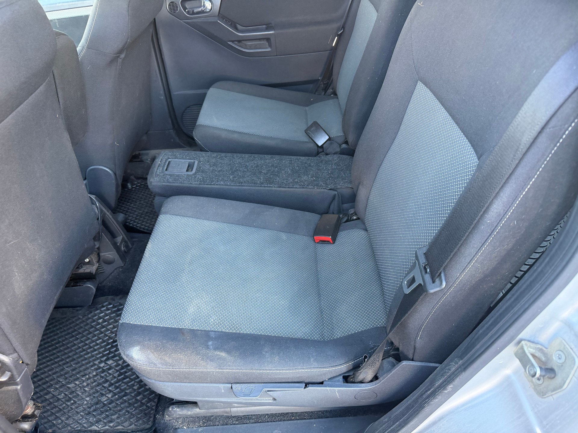 OPEL Meriva 1.6i-16 TP Cosmo-image-8