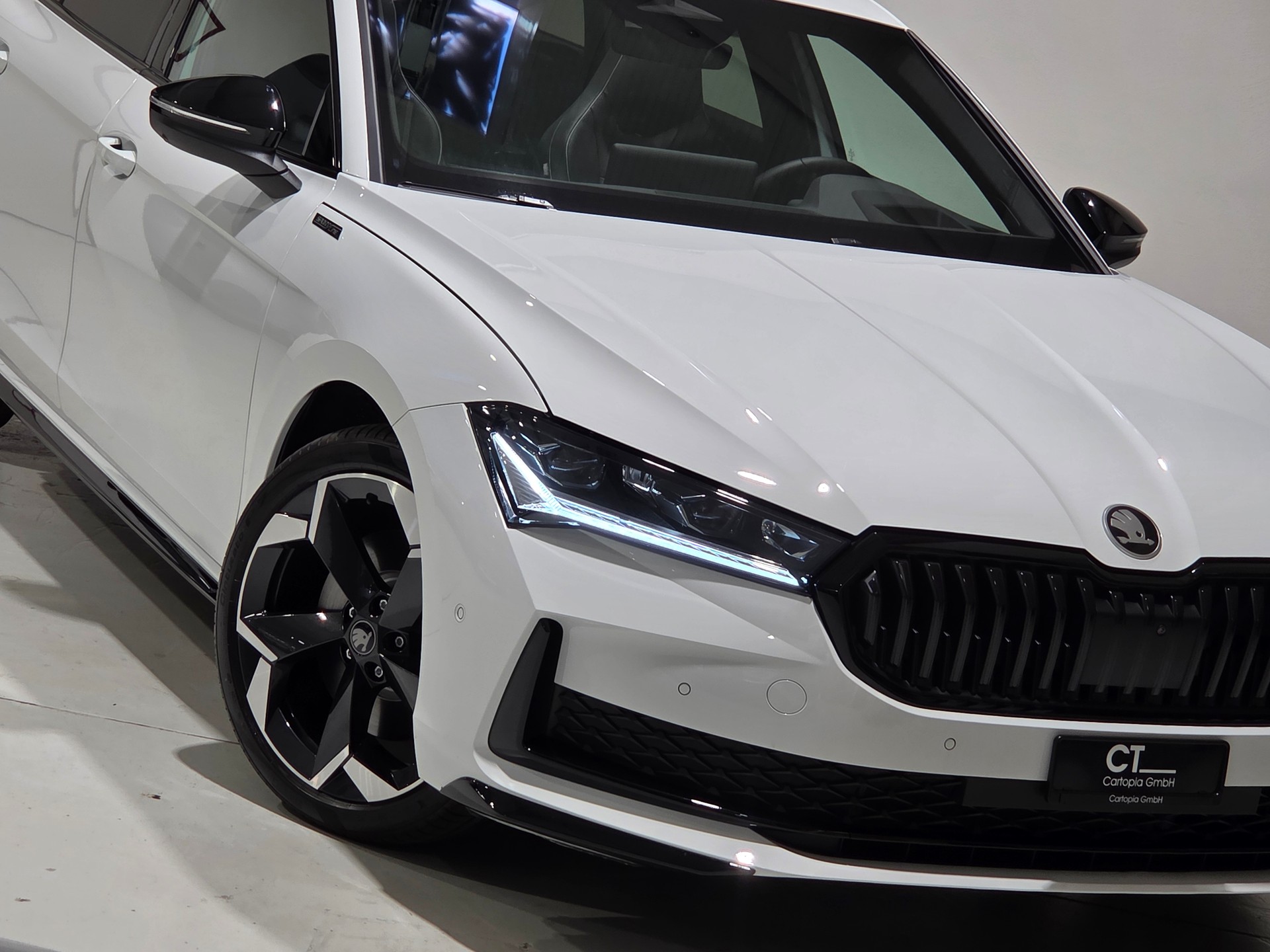 SKODA Superb Combi 2.0 TSI Sportline 4x4 DSG-image-27