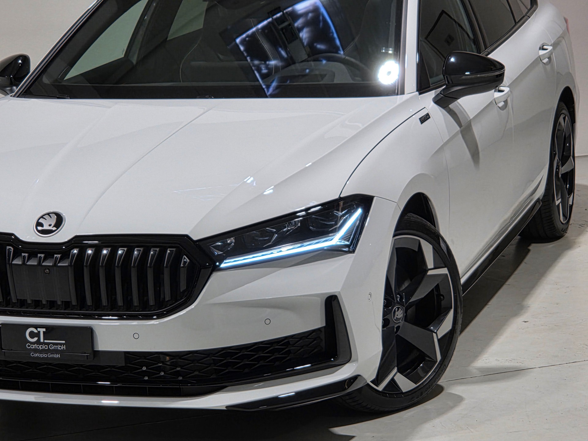 SKODA Superb Combi 2.0 TSI Sportline 4x4 DSG-image-25