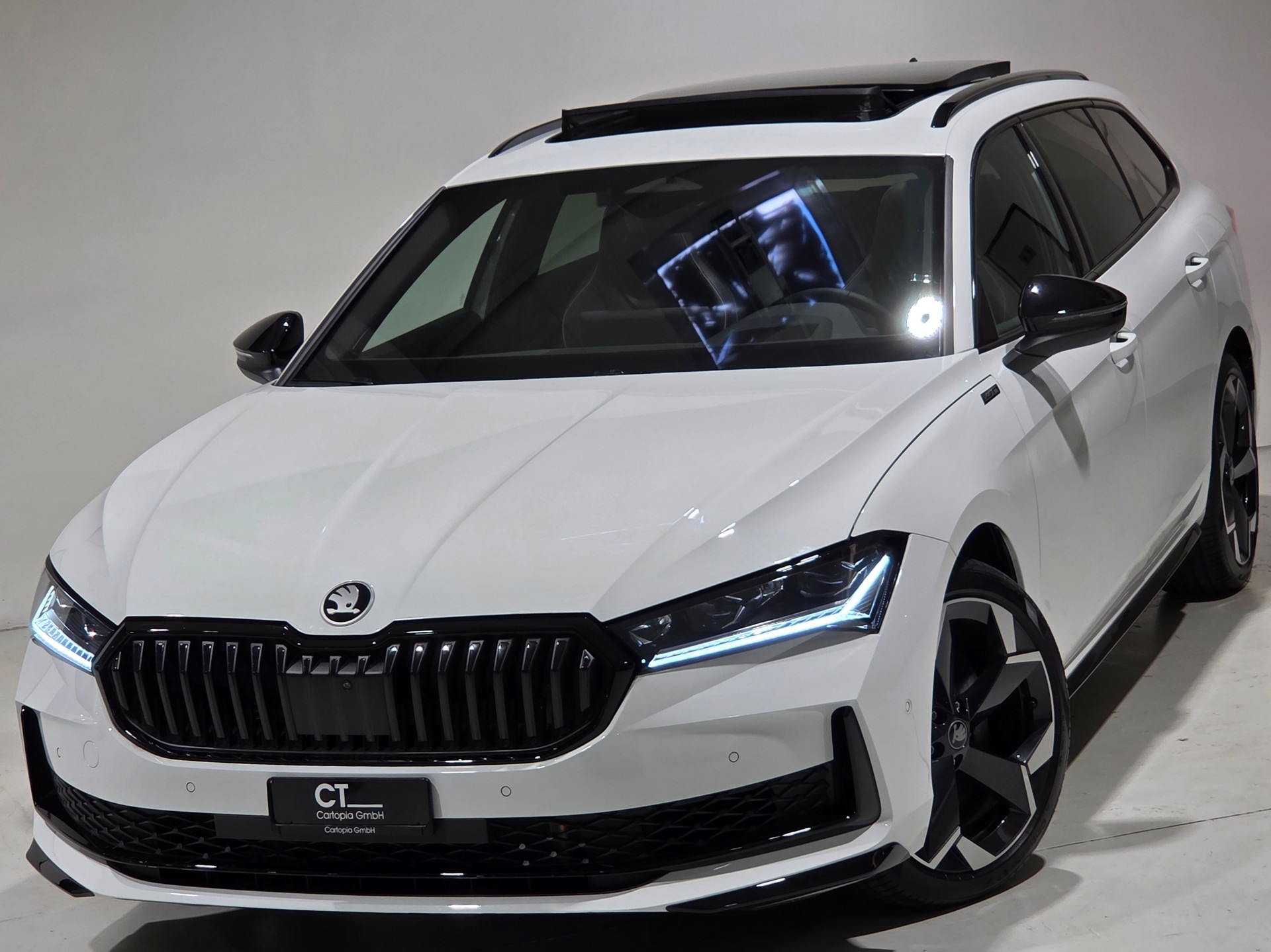 SKODA Superb Combi 2.0 TSI Sportline 4x4 DSG-image-0