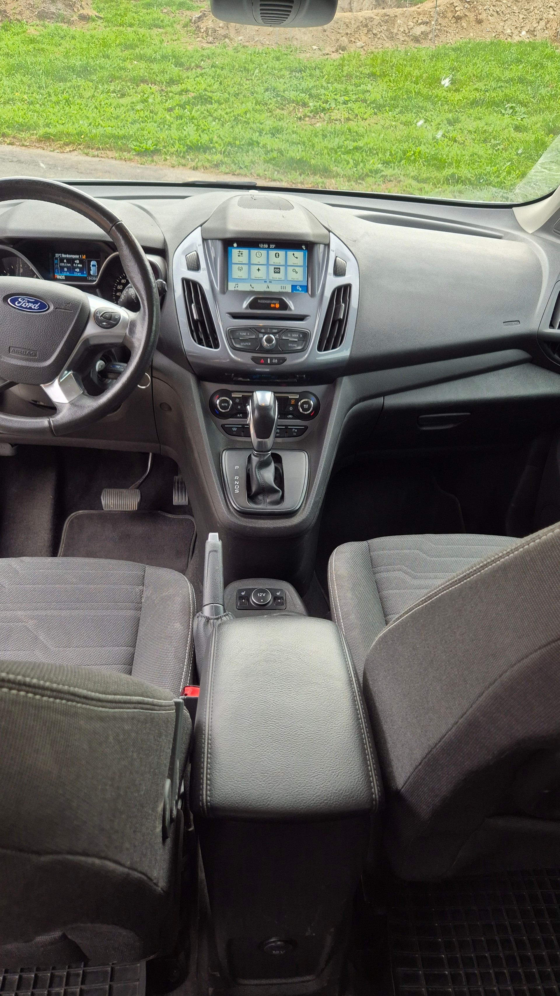 FORD Tourneo Connect 1.5 TDCi Trend Powershift-image-14