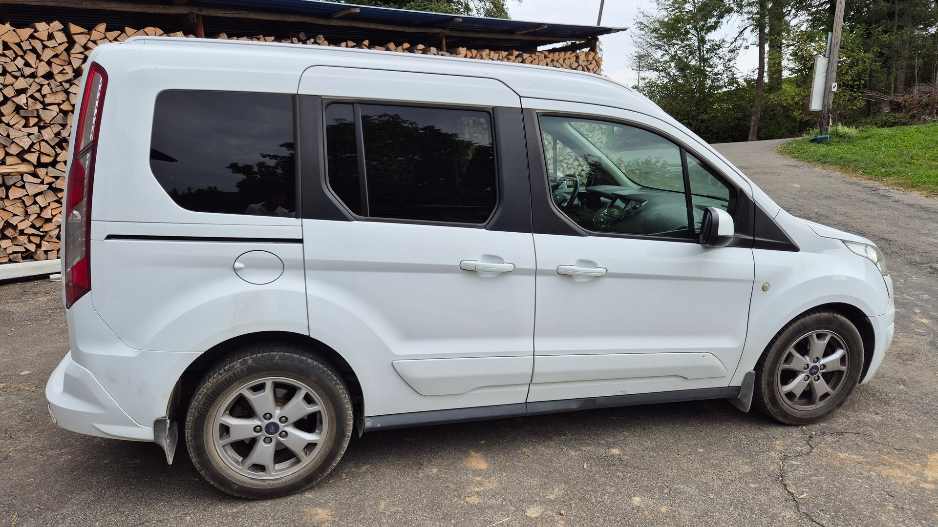 FORD Tourneo Connect 1.5 TDCi Trend Powershift-image-1